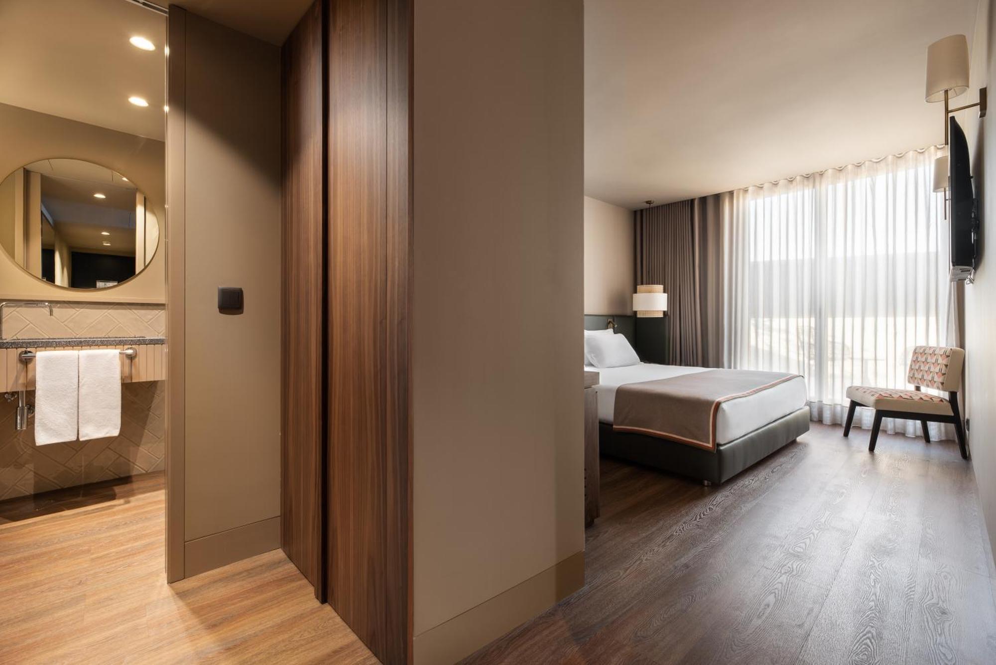 Double or Twin Room Balcony
