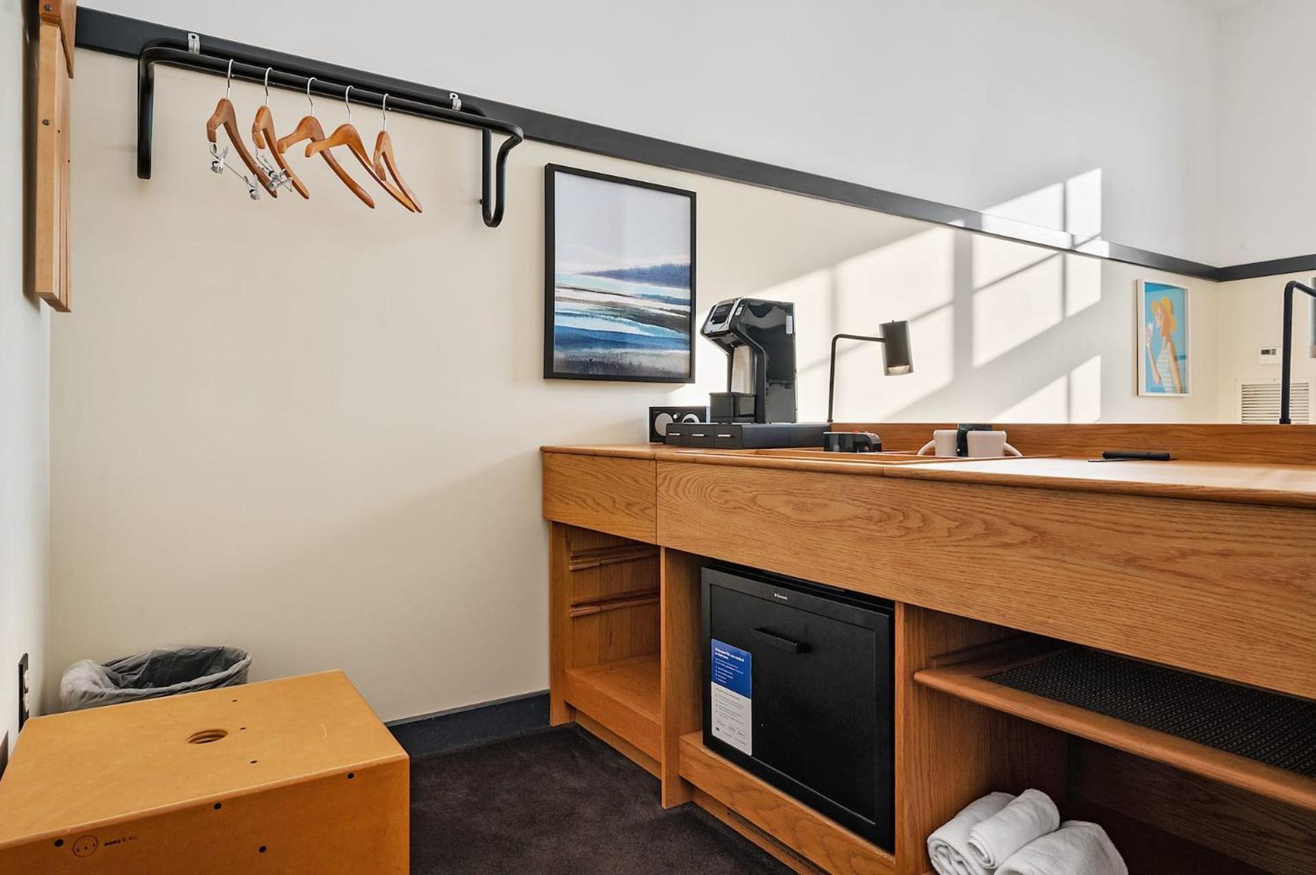 Queen Room (Self Check-in with Virtual Front Desk)