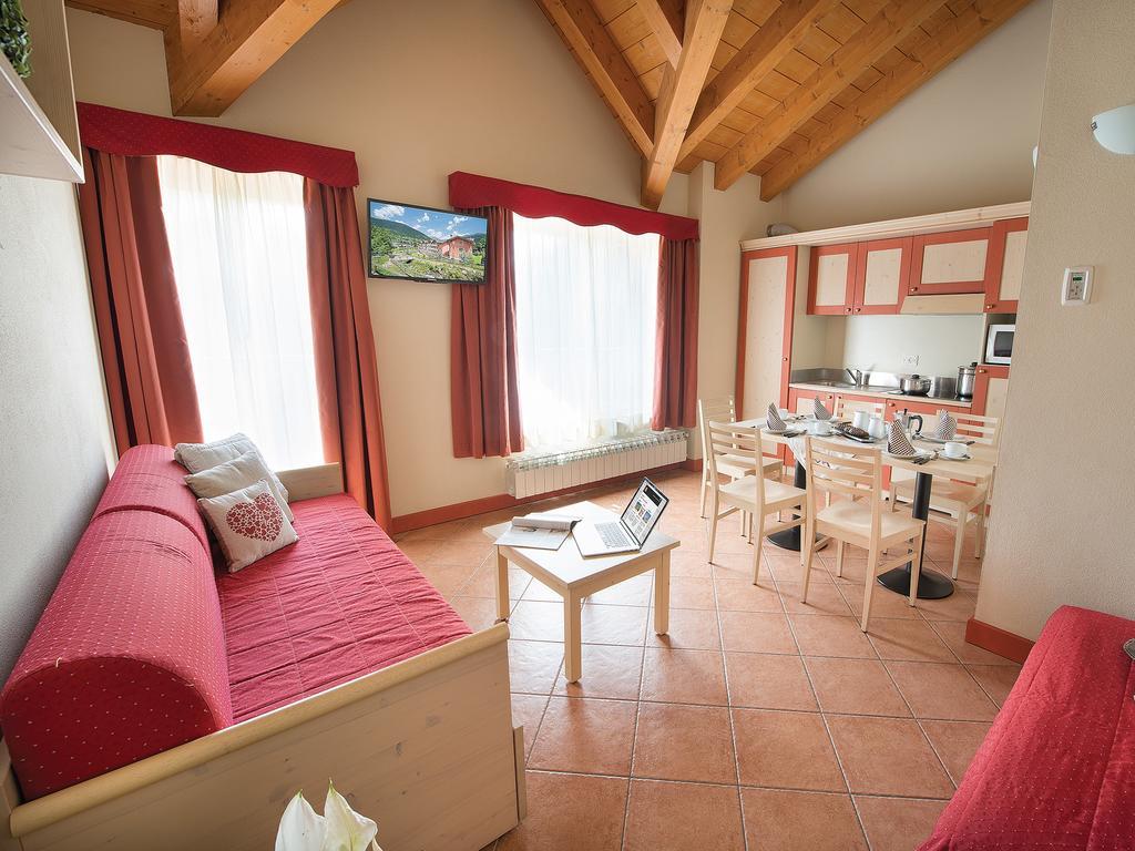 One-Bedroom Apartment,1232863940:JPEG