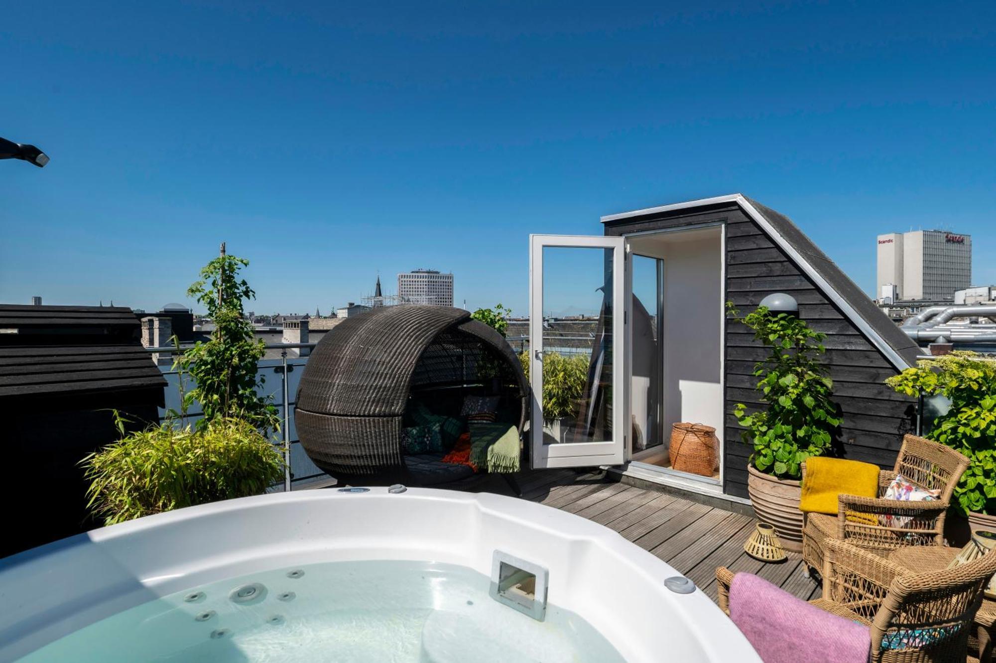 Penthouse Suite,1769474934:JPEG