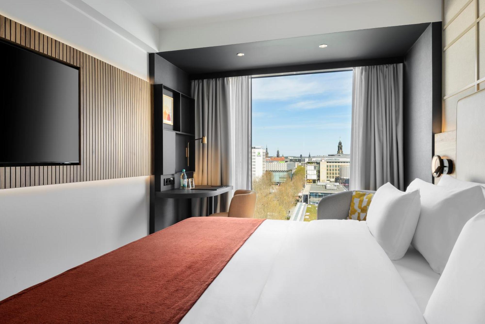 Deluxe Double Room Old Town View