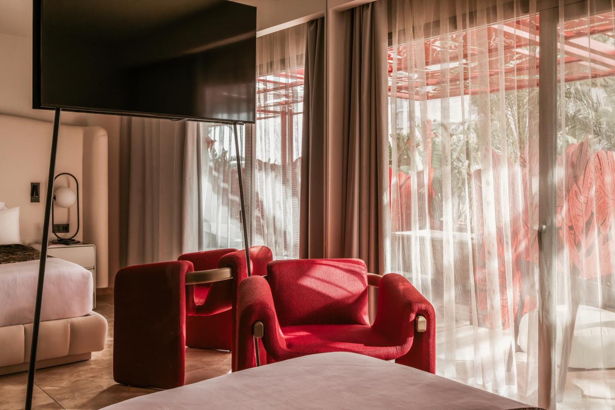 Double Room Don't Be shy Entrance to Ushuaia Club