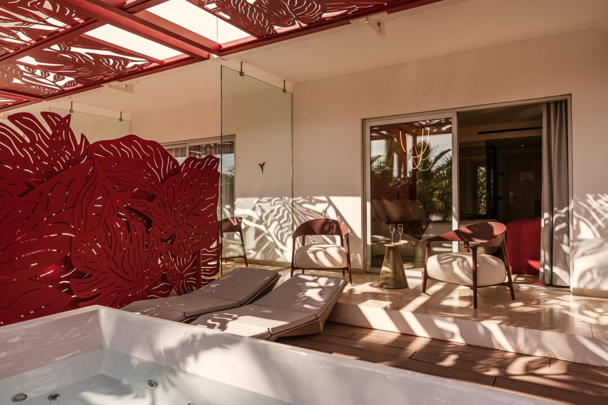 Double Room Don't Be shy Entrance to Ushuaia Club