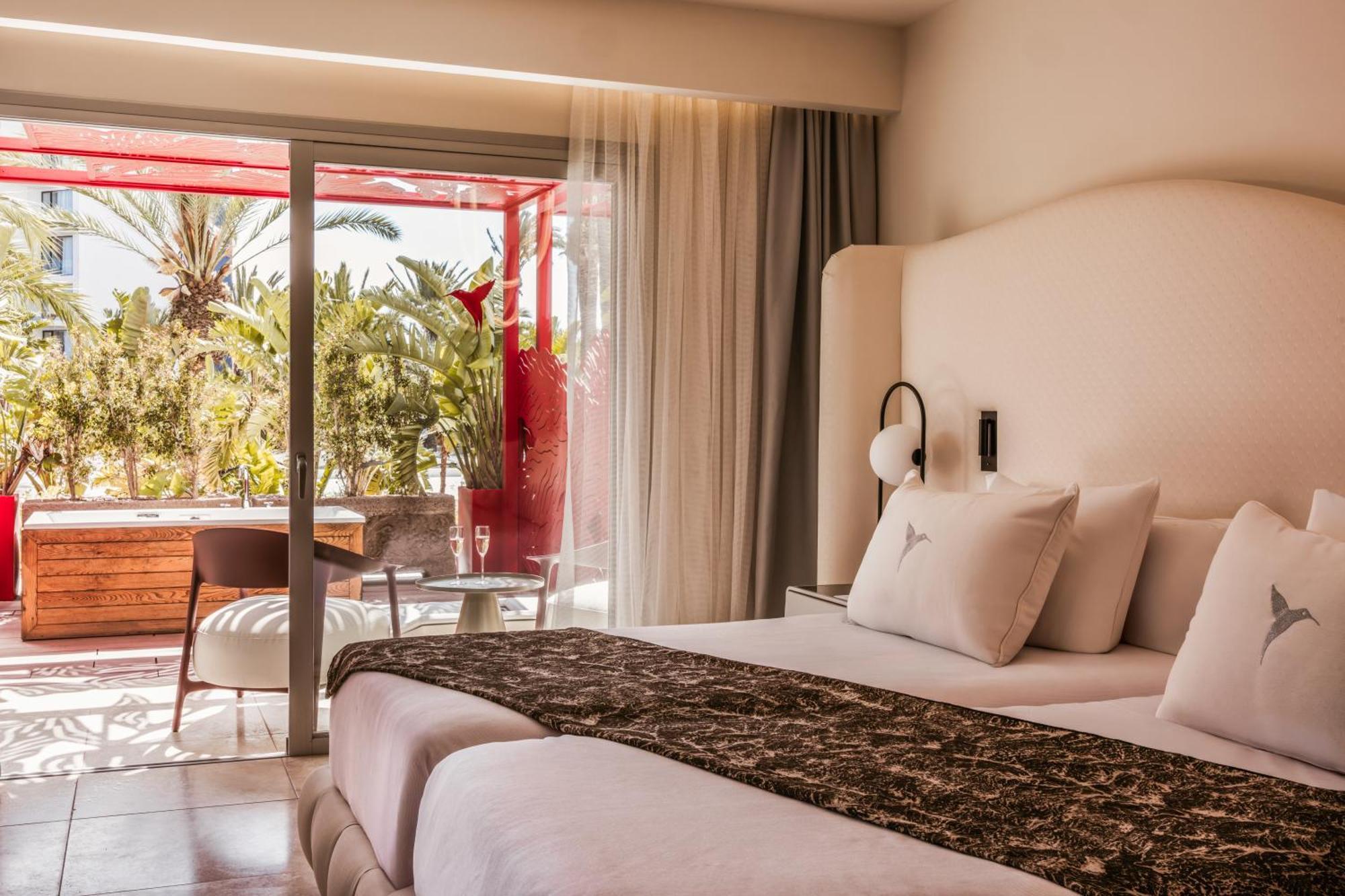 Double Room Don't Be shy Entrance to Ushuaia Club