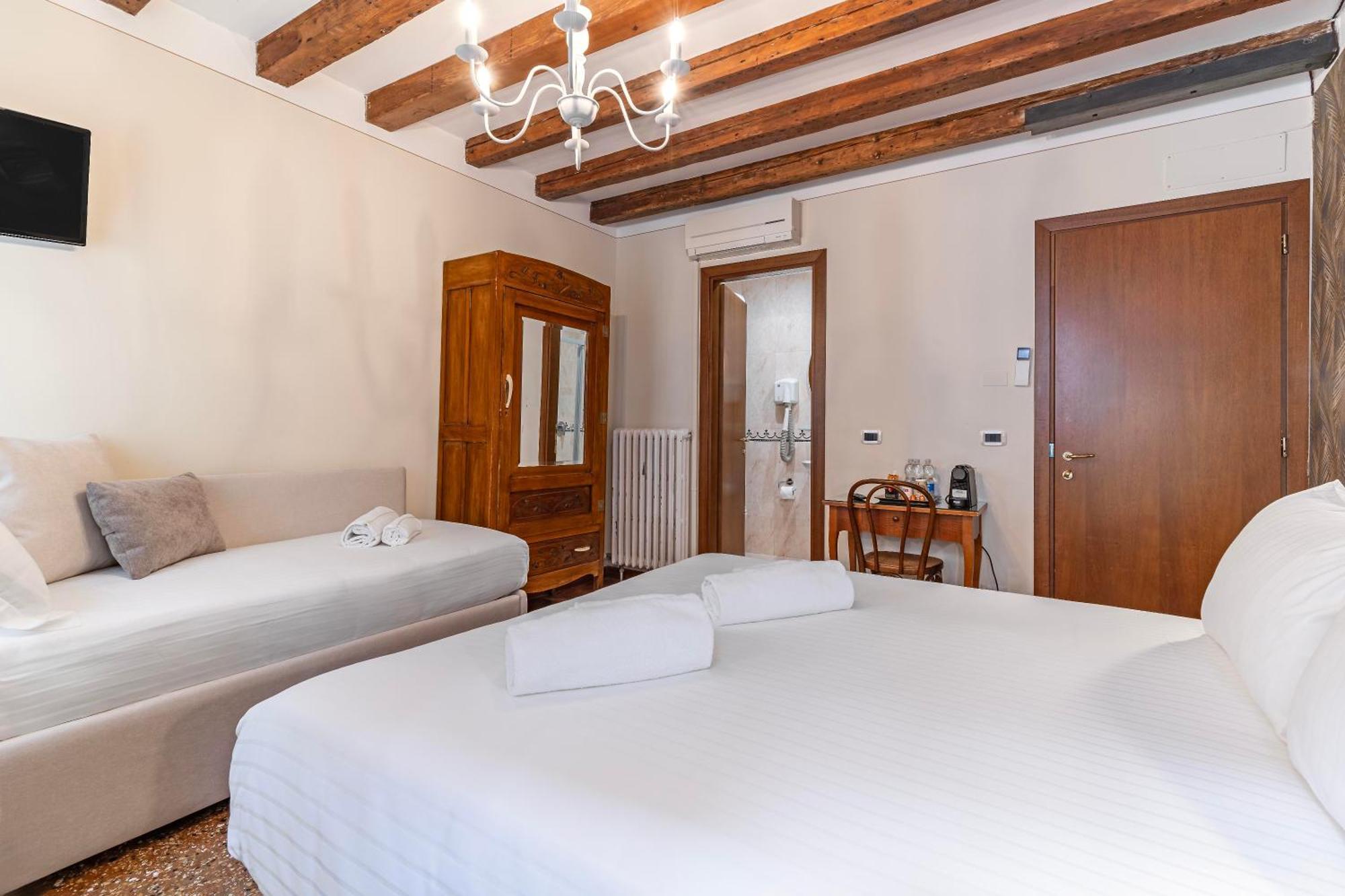 Classic Triple Room
