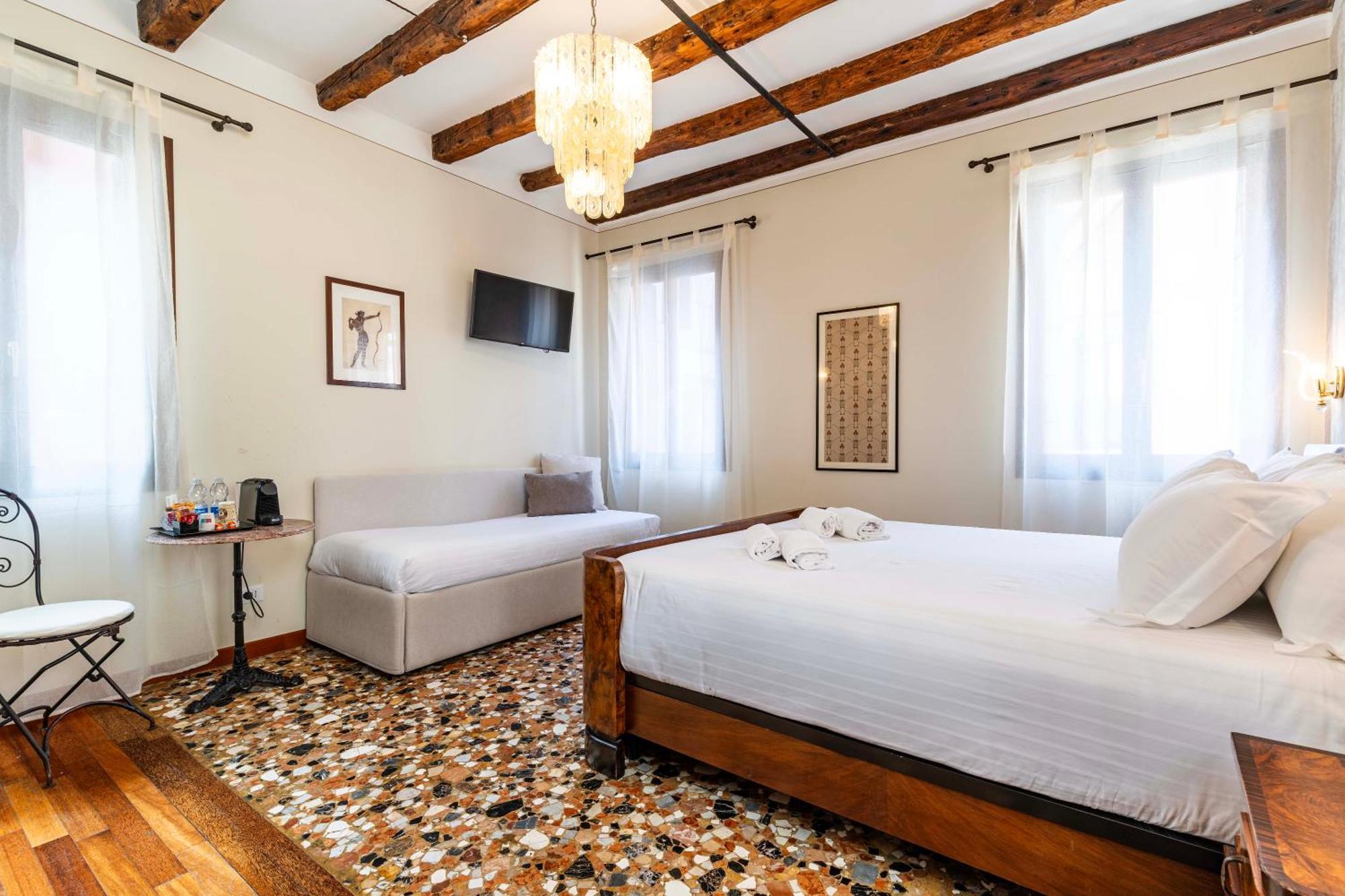 Classic Triple Room