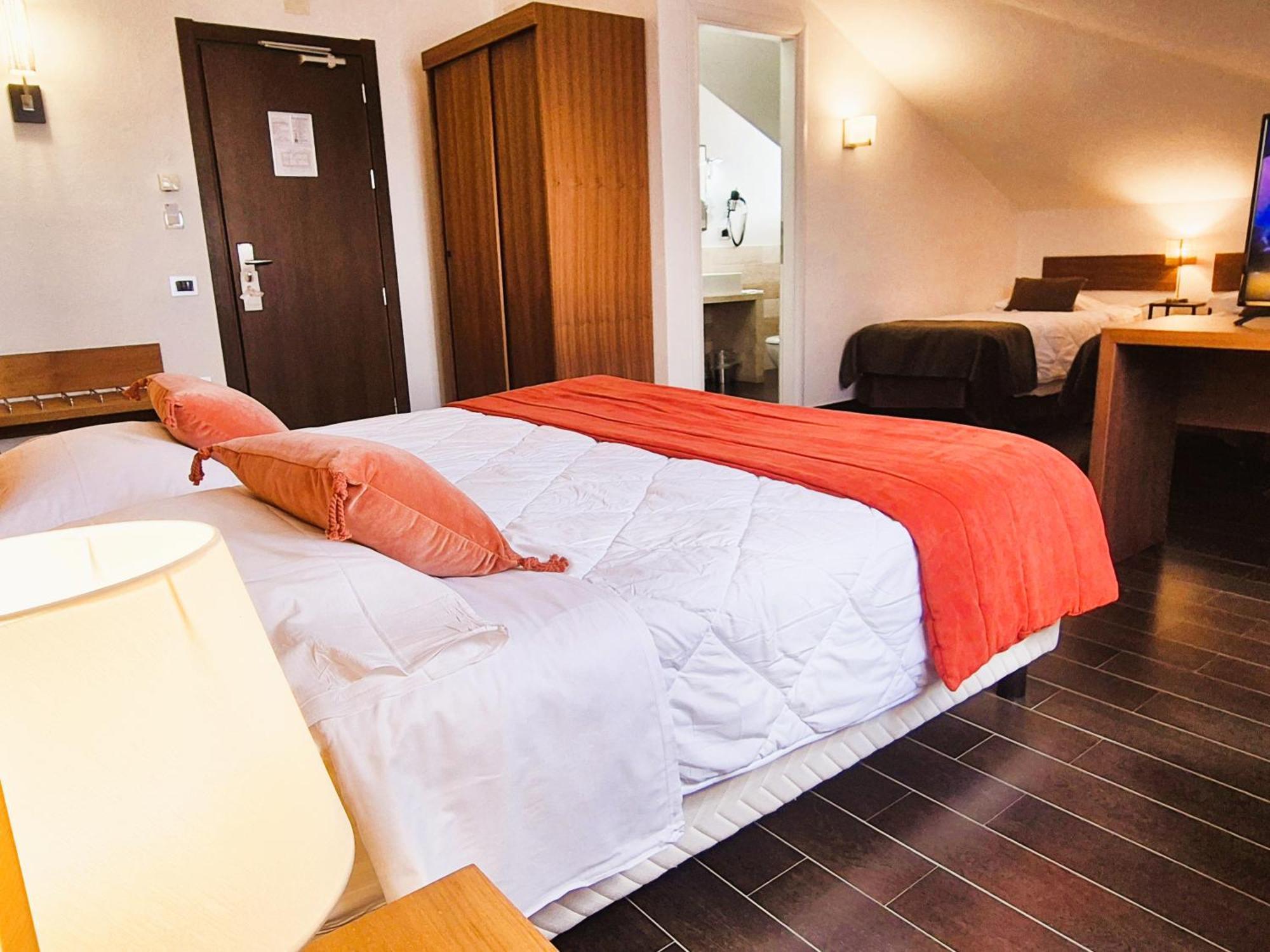 Deluxe Triple Room,1769490797:JPEG