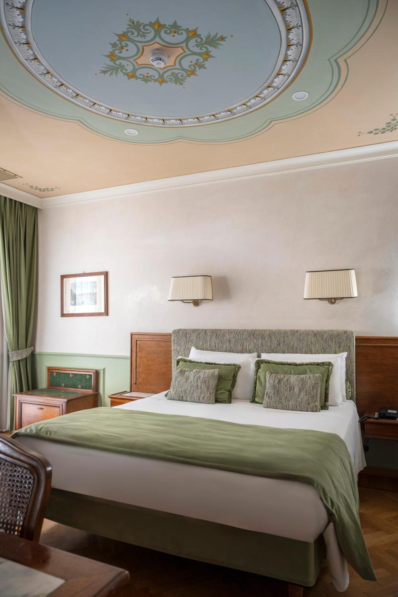 Comfort Triple Room
