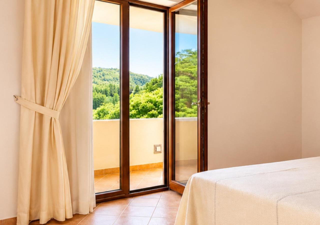 Double or Twin Room Garden View