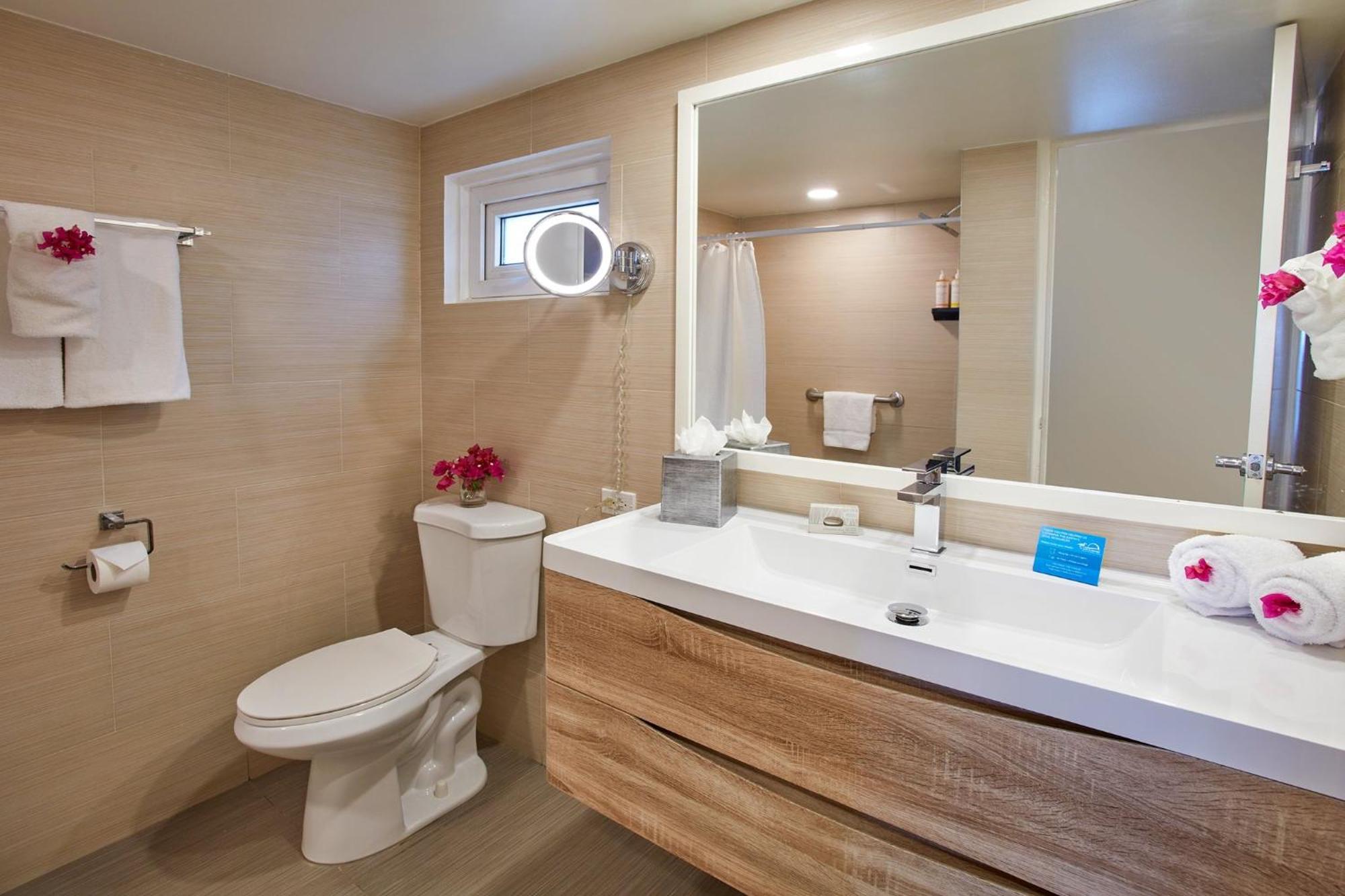 Deluxe Ocean Front Guest Room