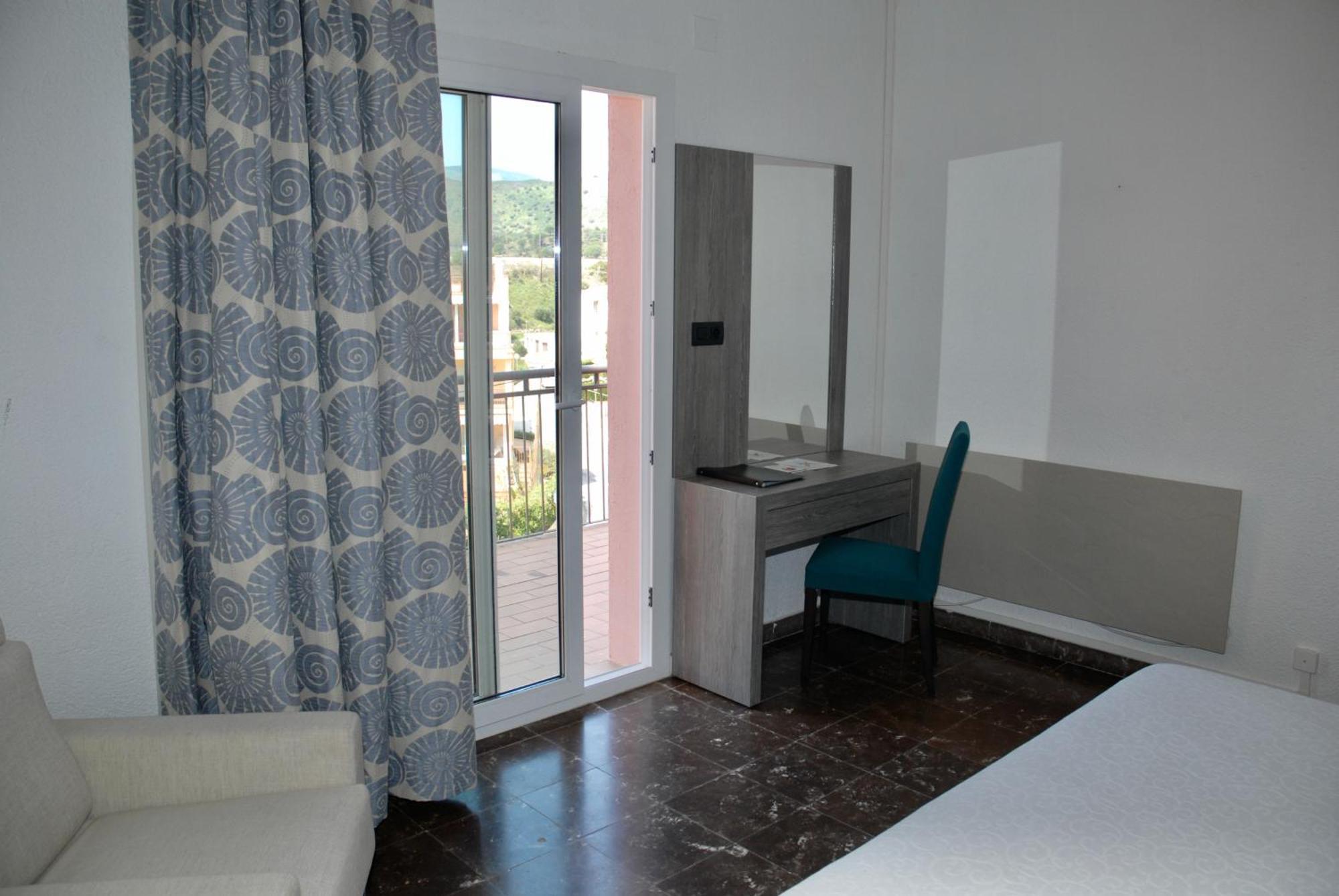 Double Room Balcony Mountain View