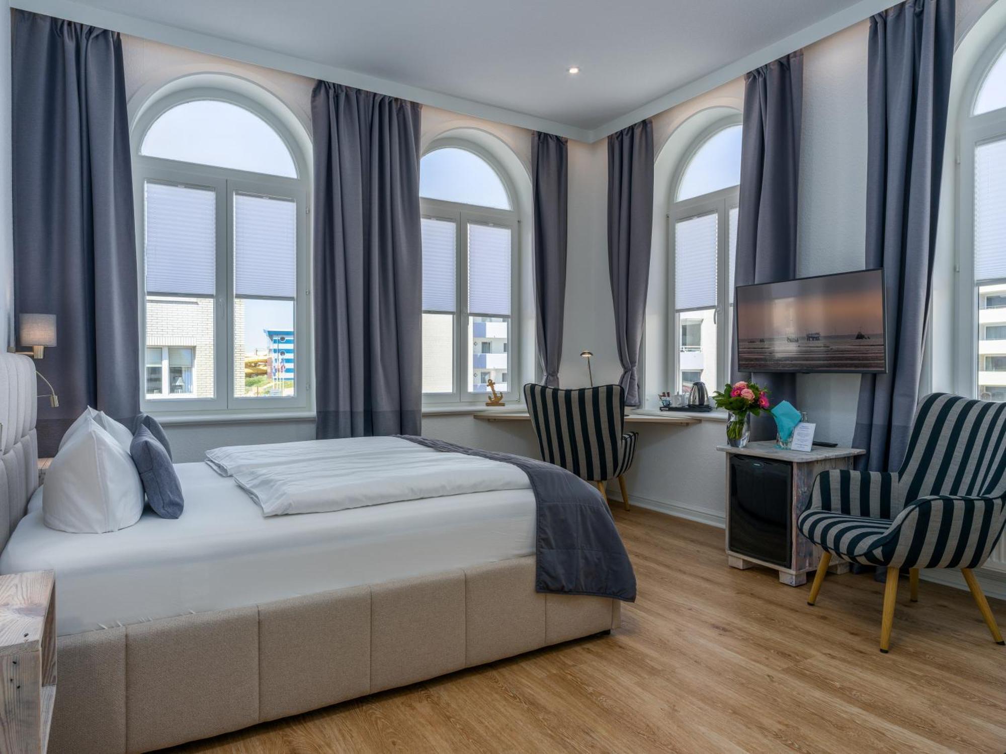 Deluxe Room,1769508875:JPEG