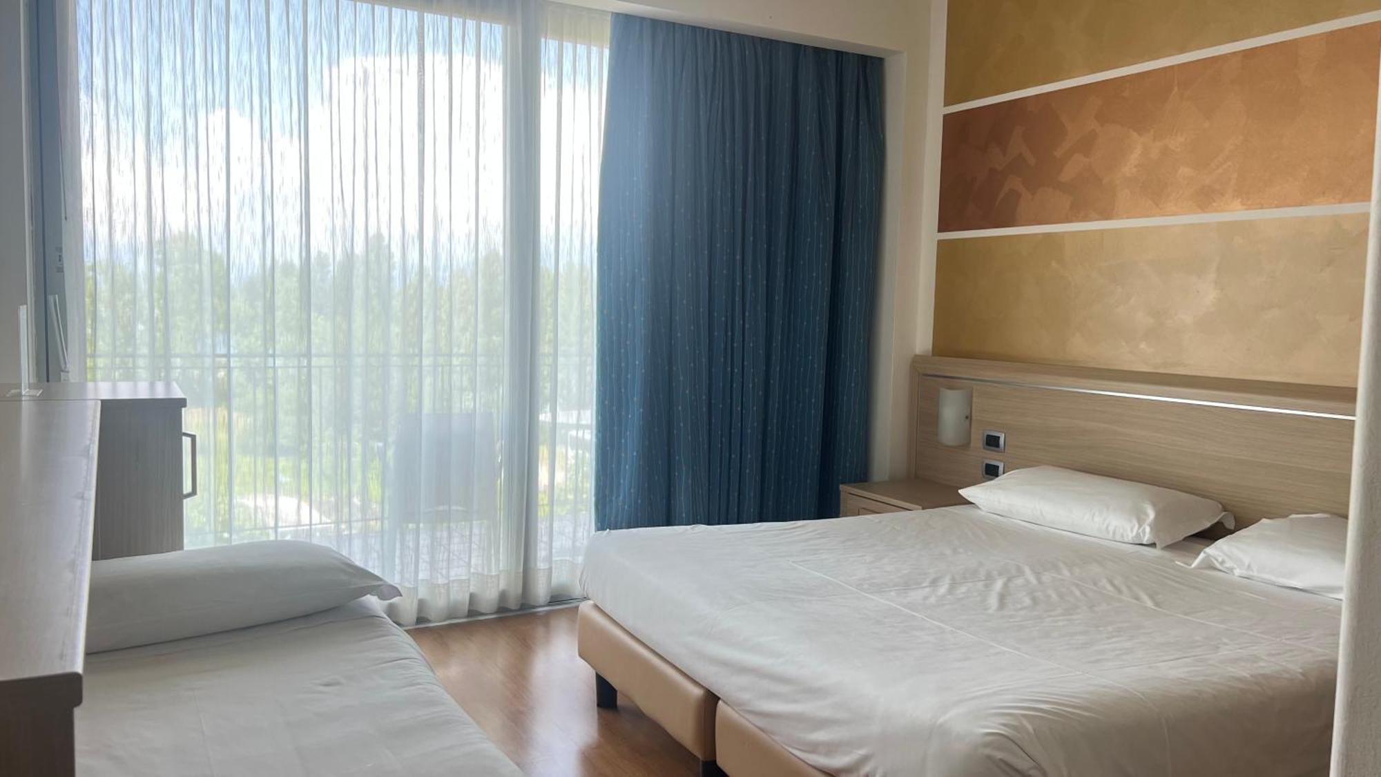 Triple Room Balcony River Side