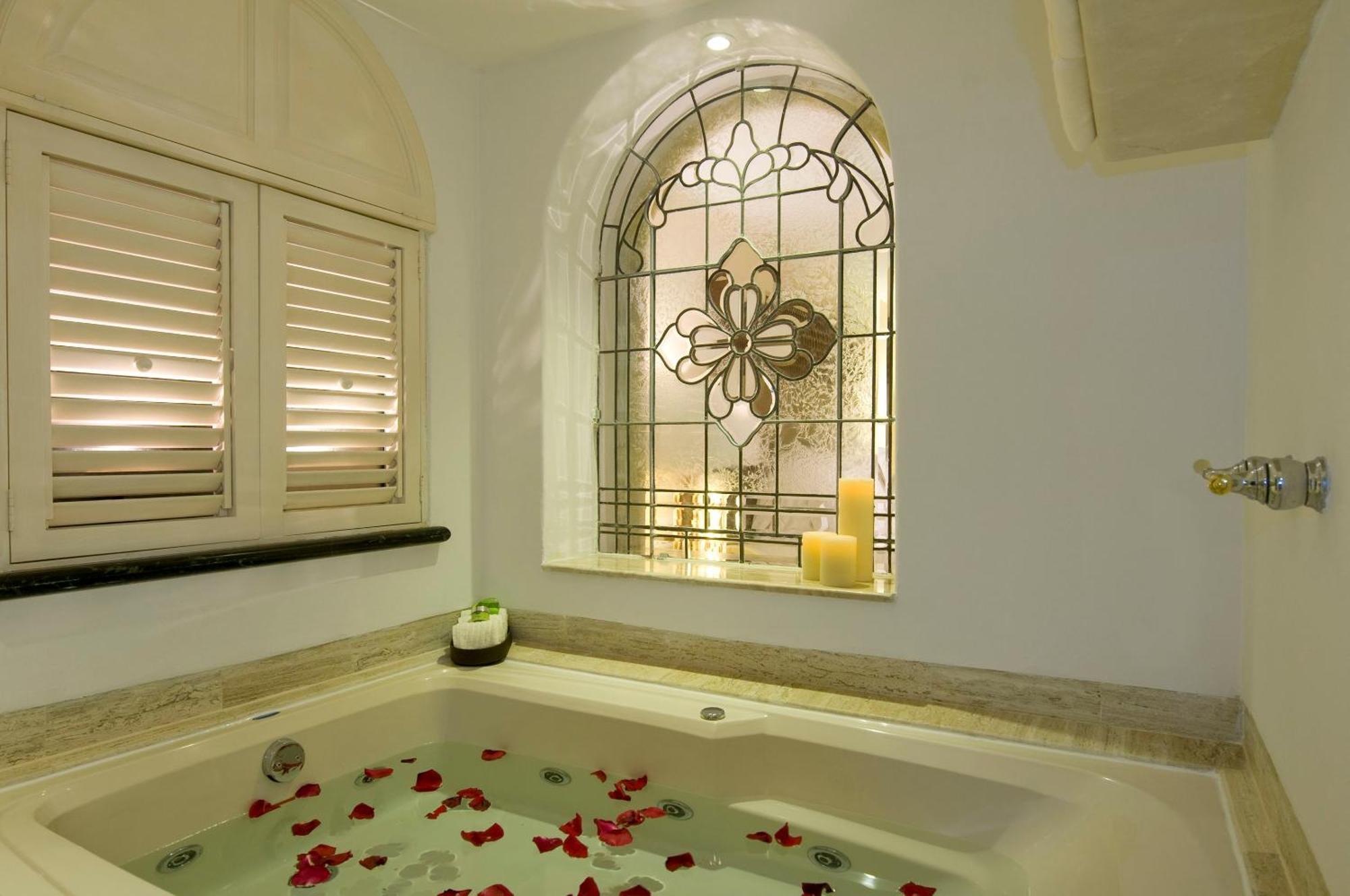 Infinite Ocean Front Honeymoon Master Suite