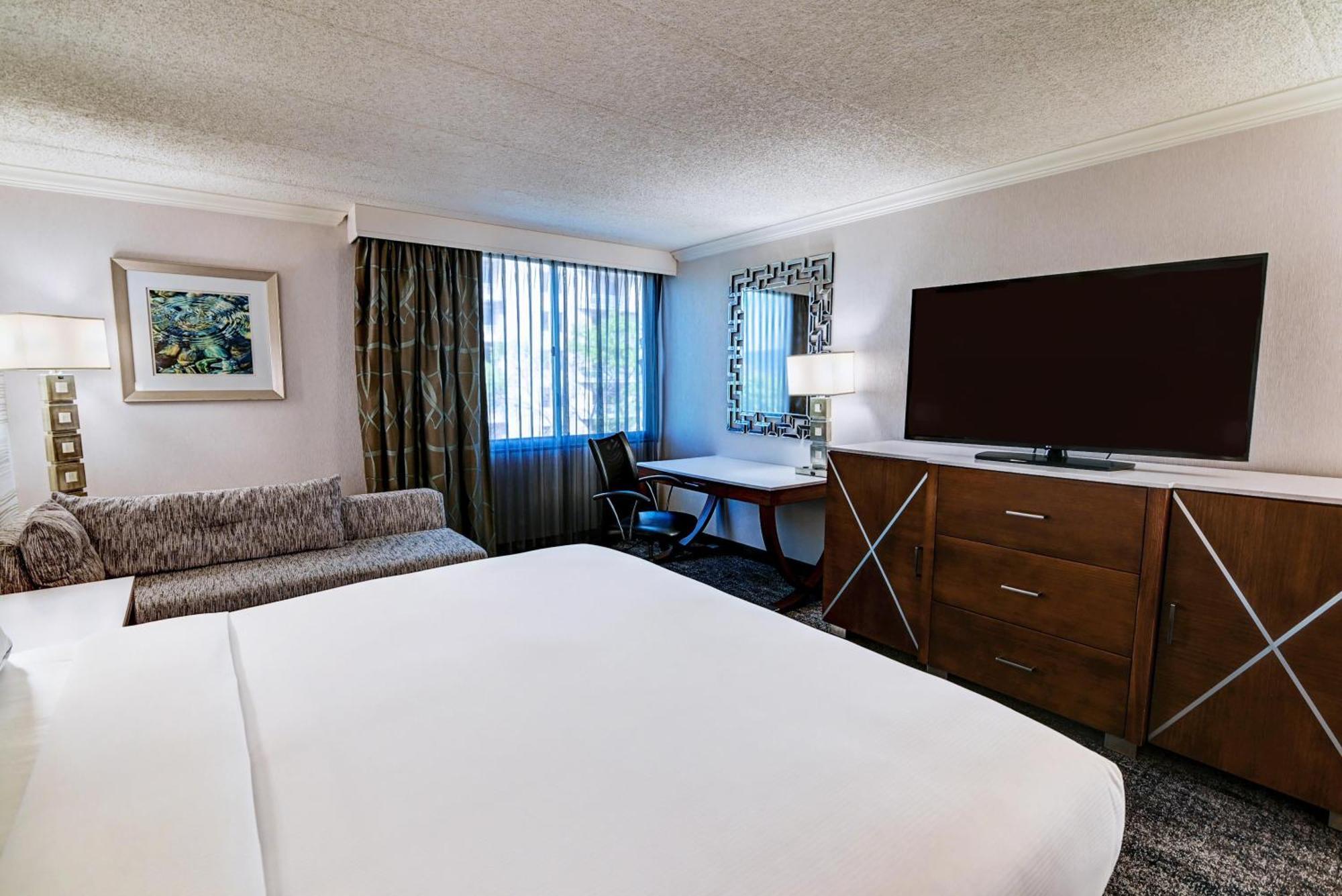 King Room Microwave or Fridge