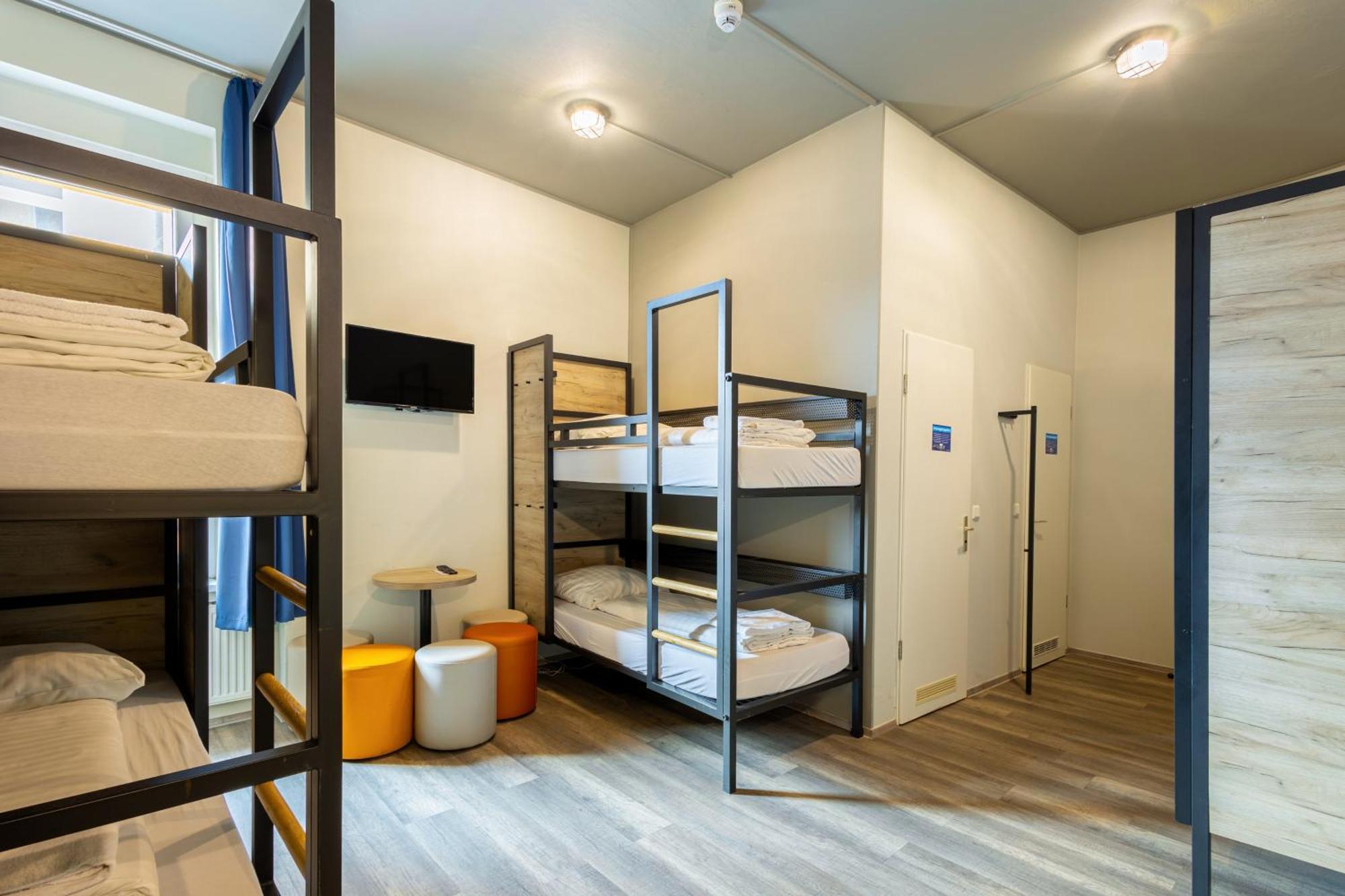 Bed 6-Bed Female Dormitory Room