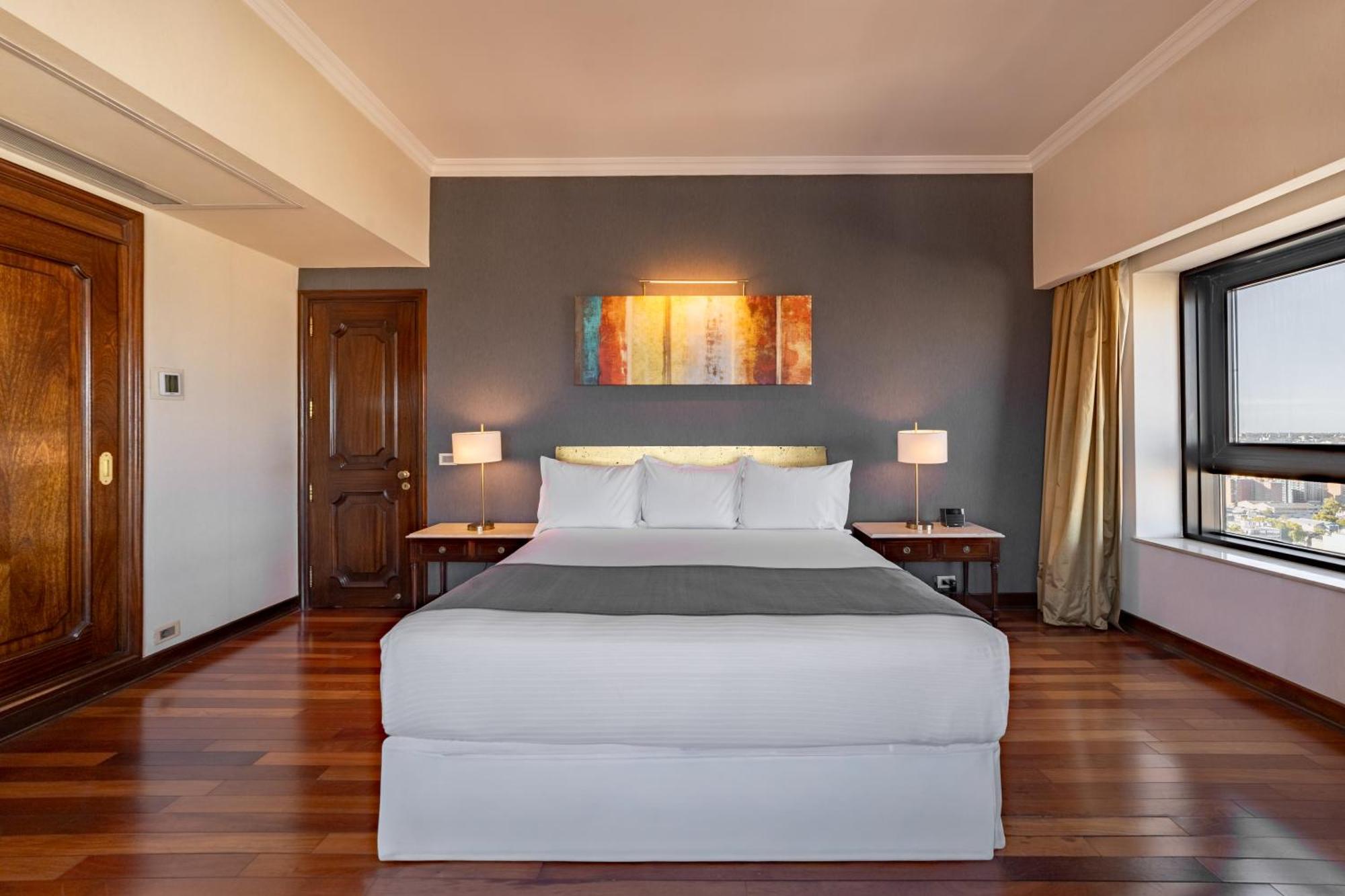 Premium King Suite,1769533613:JPEG