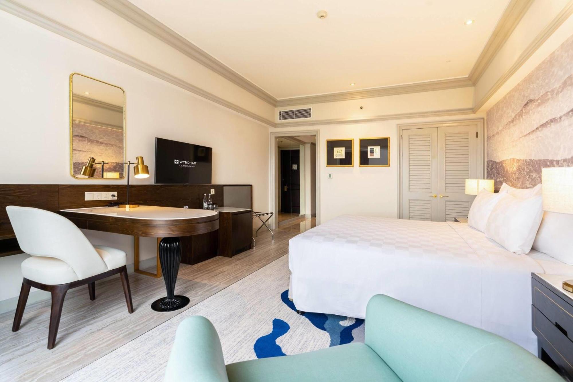 Deluxe Urban King Room Smoking