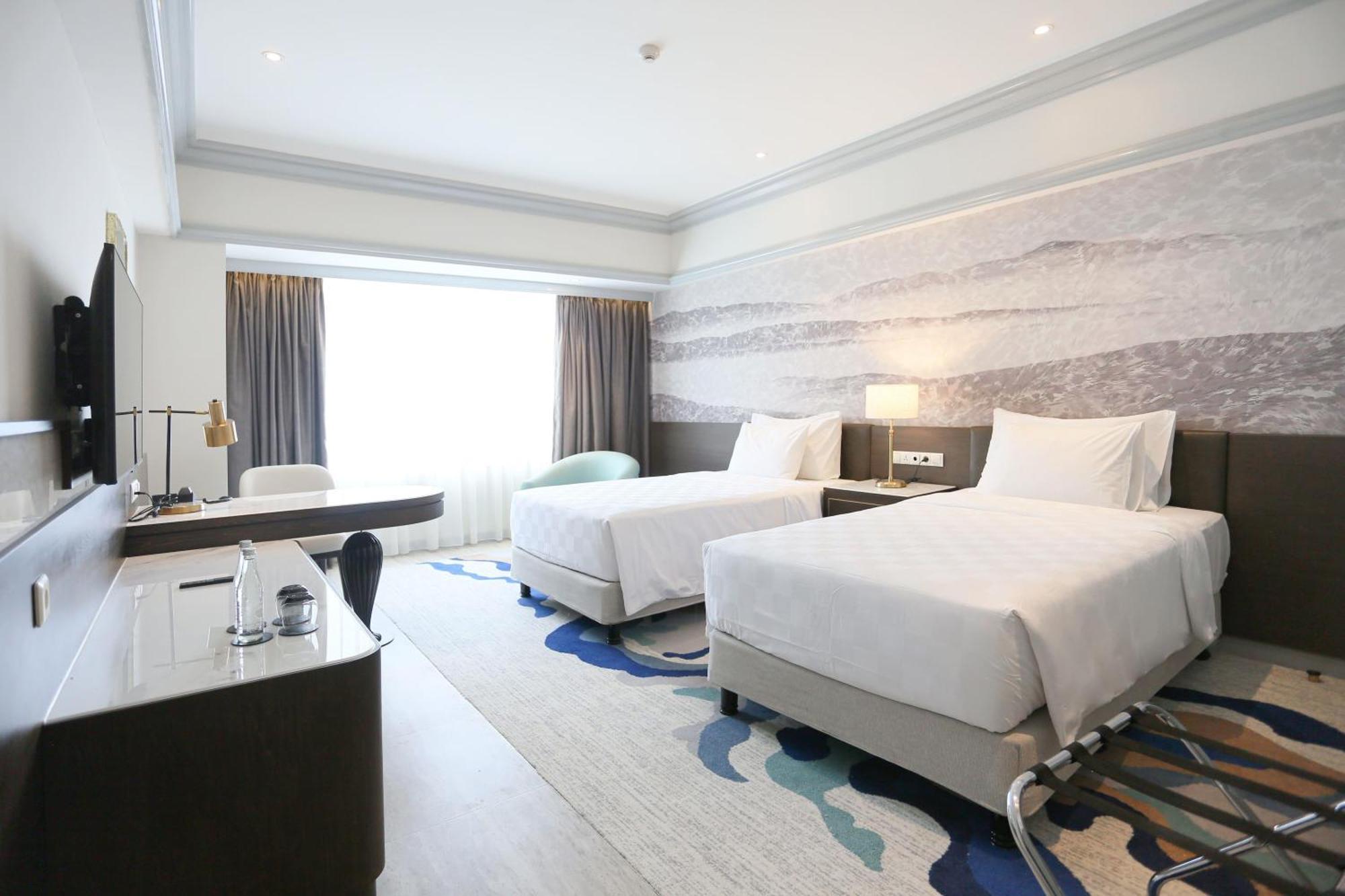 Grand Deluxe Twin Room Non-Smoking