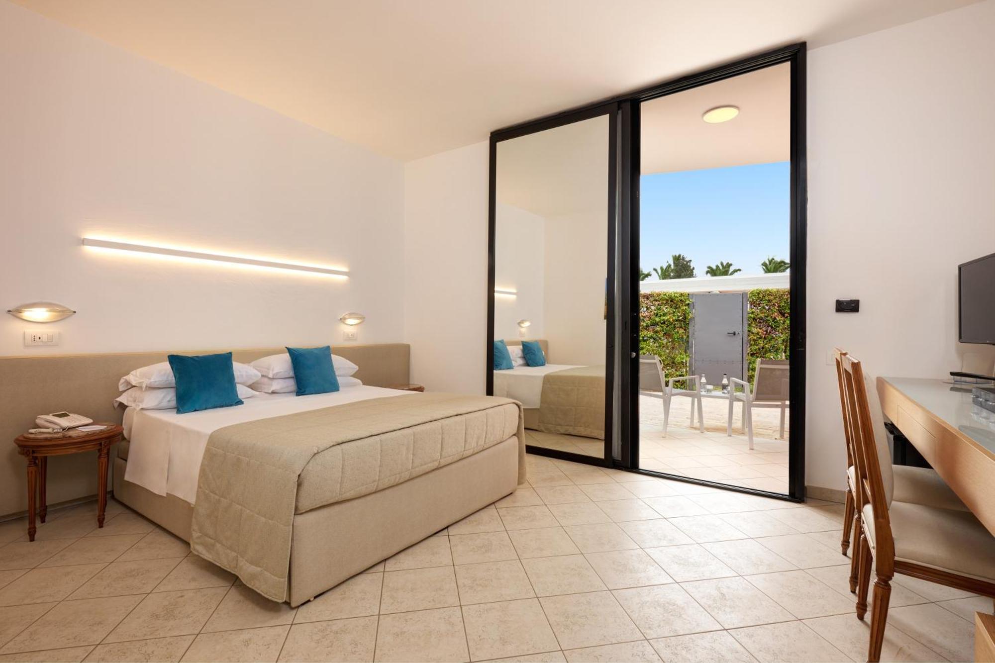Superior Double or Twin Room Garden View
