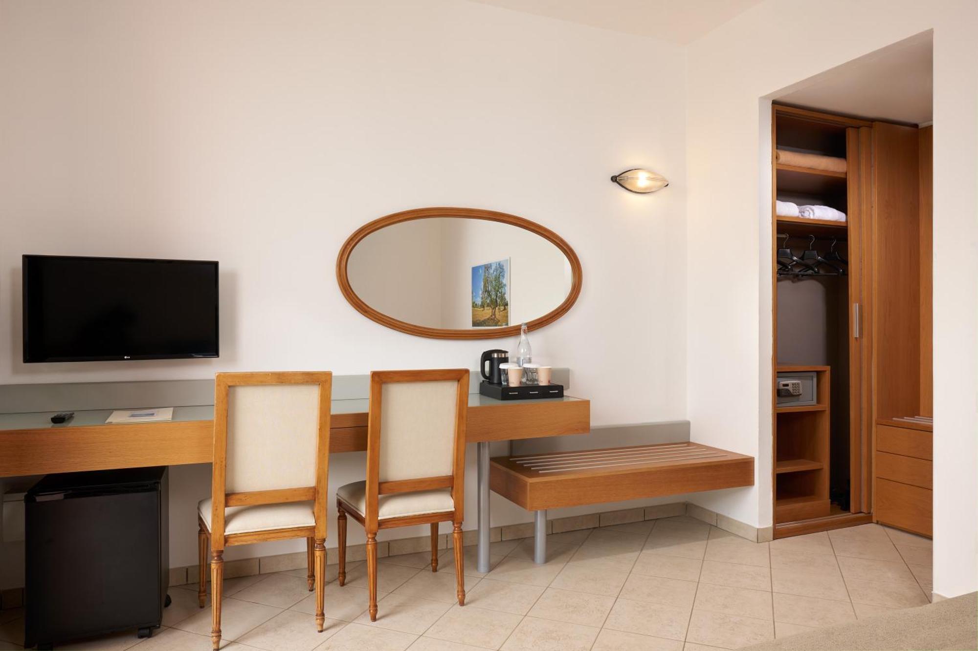 Superior Double or Twin Room Garden View