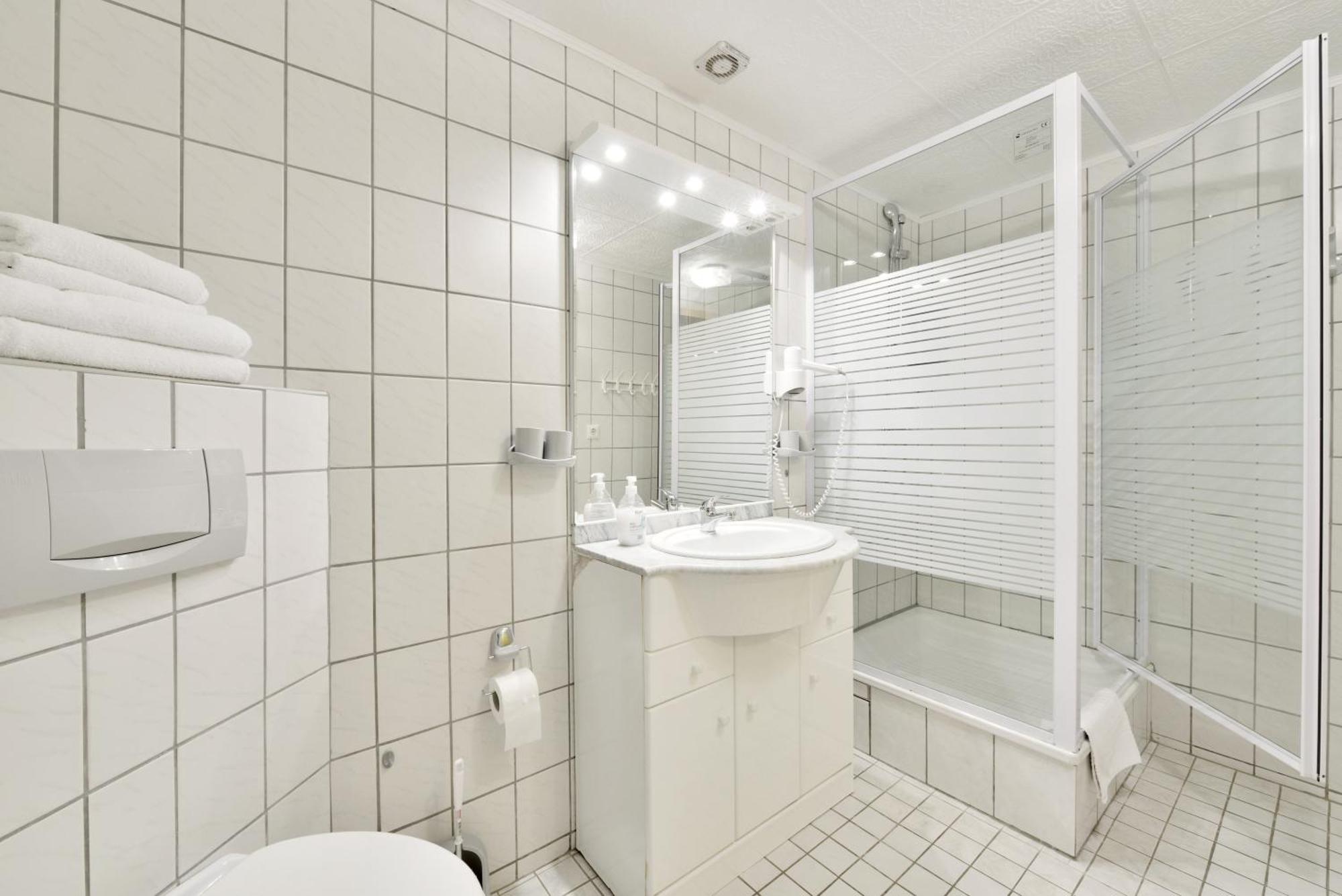 Single Room,1769558505:JPEG
