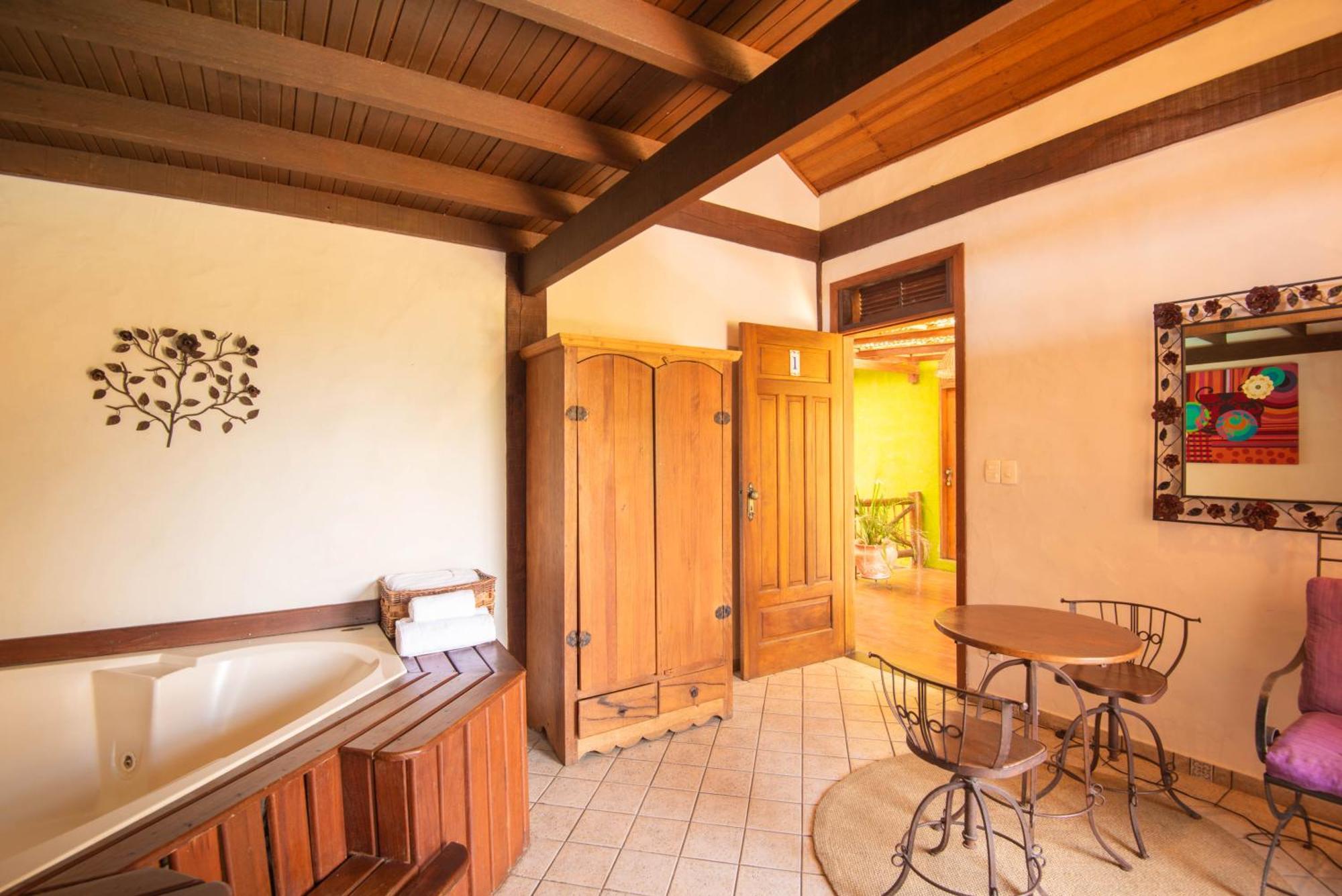 Deluxe Double Room Bath