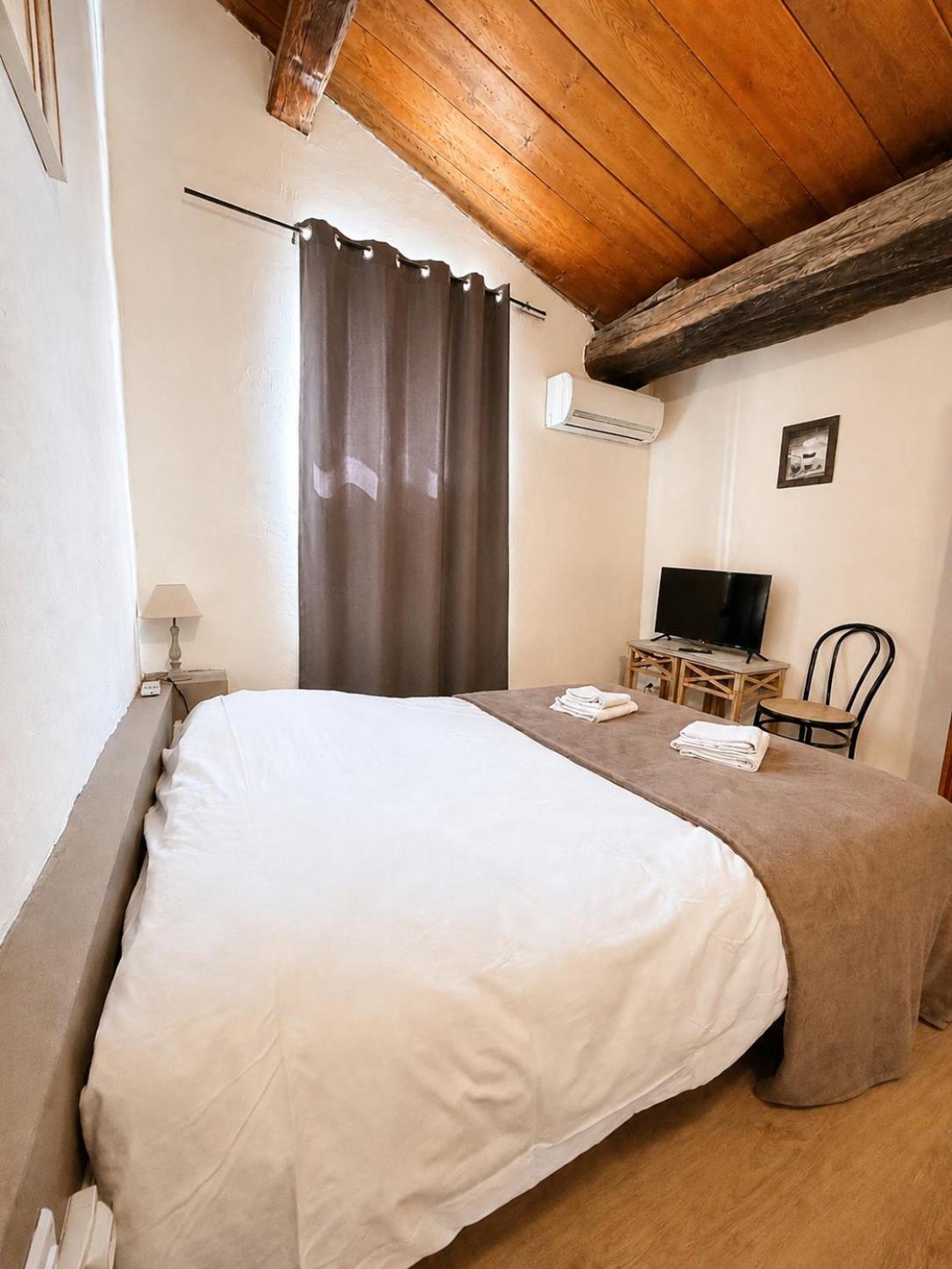 étage privé 4 chambres et salle de bain partagée