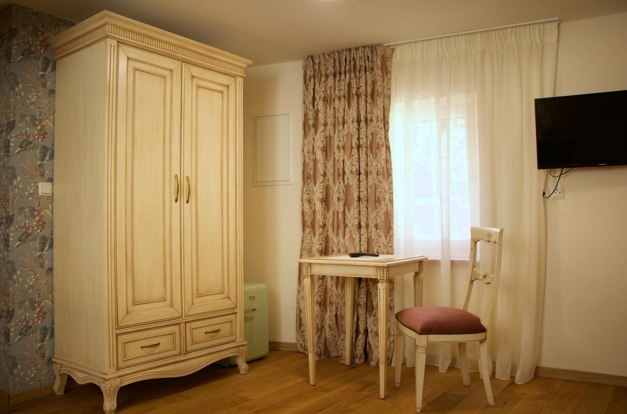 Double Room,1769564594:JPEG