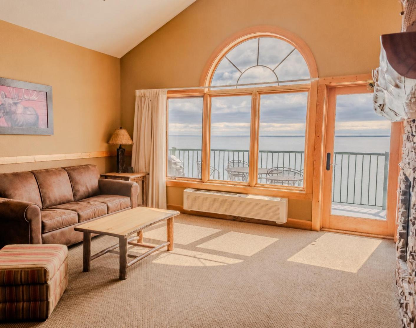 Three Bedroom Suite Kitchen Balcony
