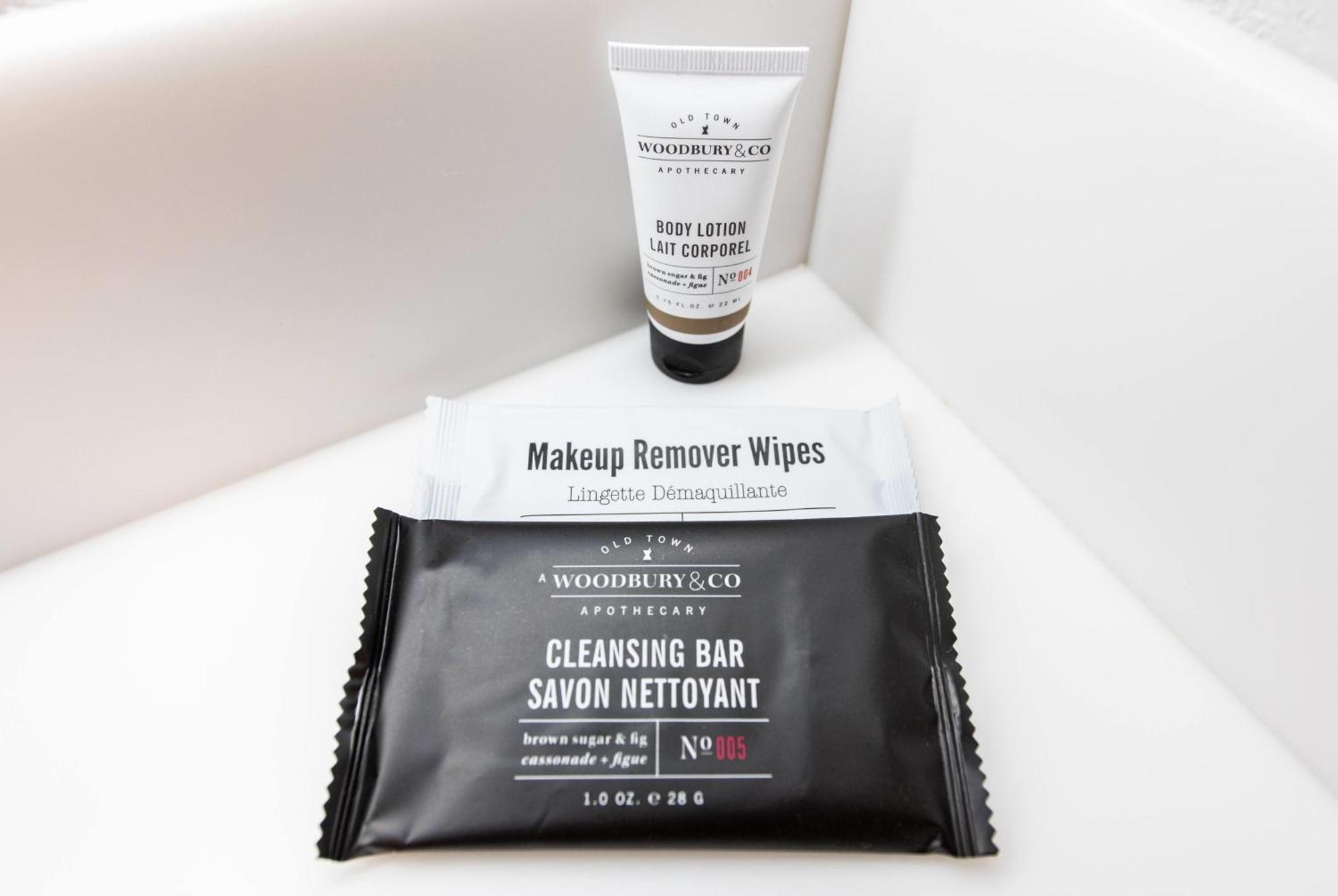 1 King Bed Studio Suite Non-Smoking