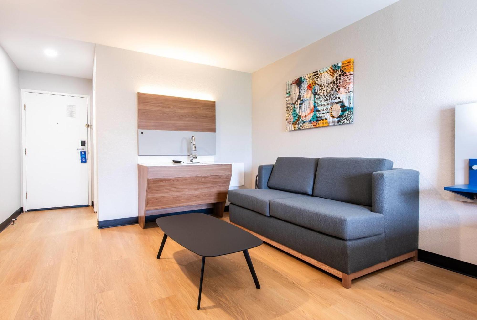 1 King Bed Studio Suite Non-Smoking