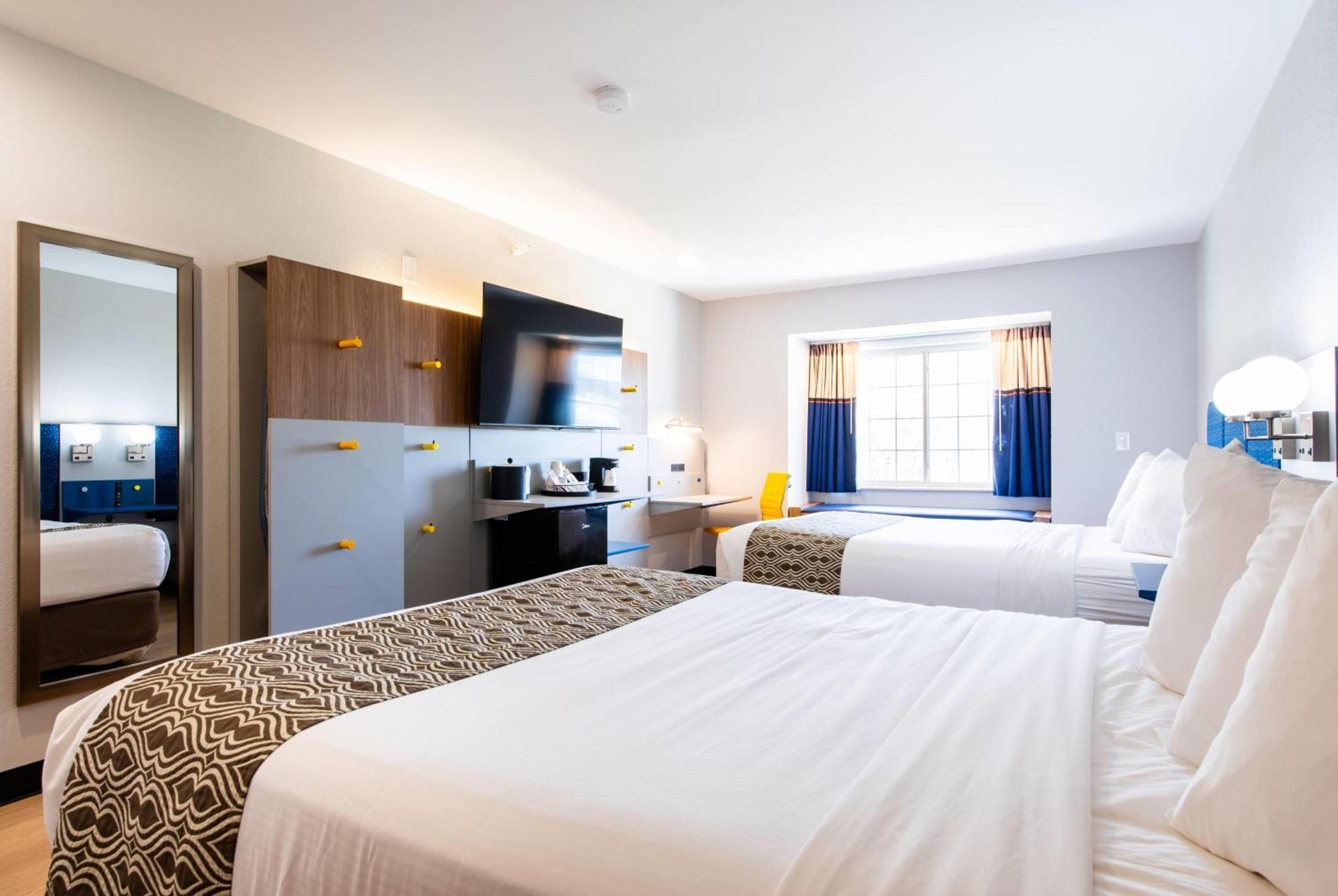 Deluxe Queen Room Two Queen Beds Non-Smoking