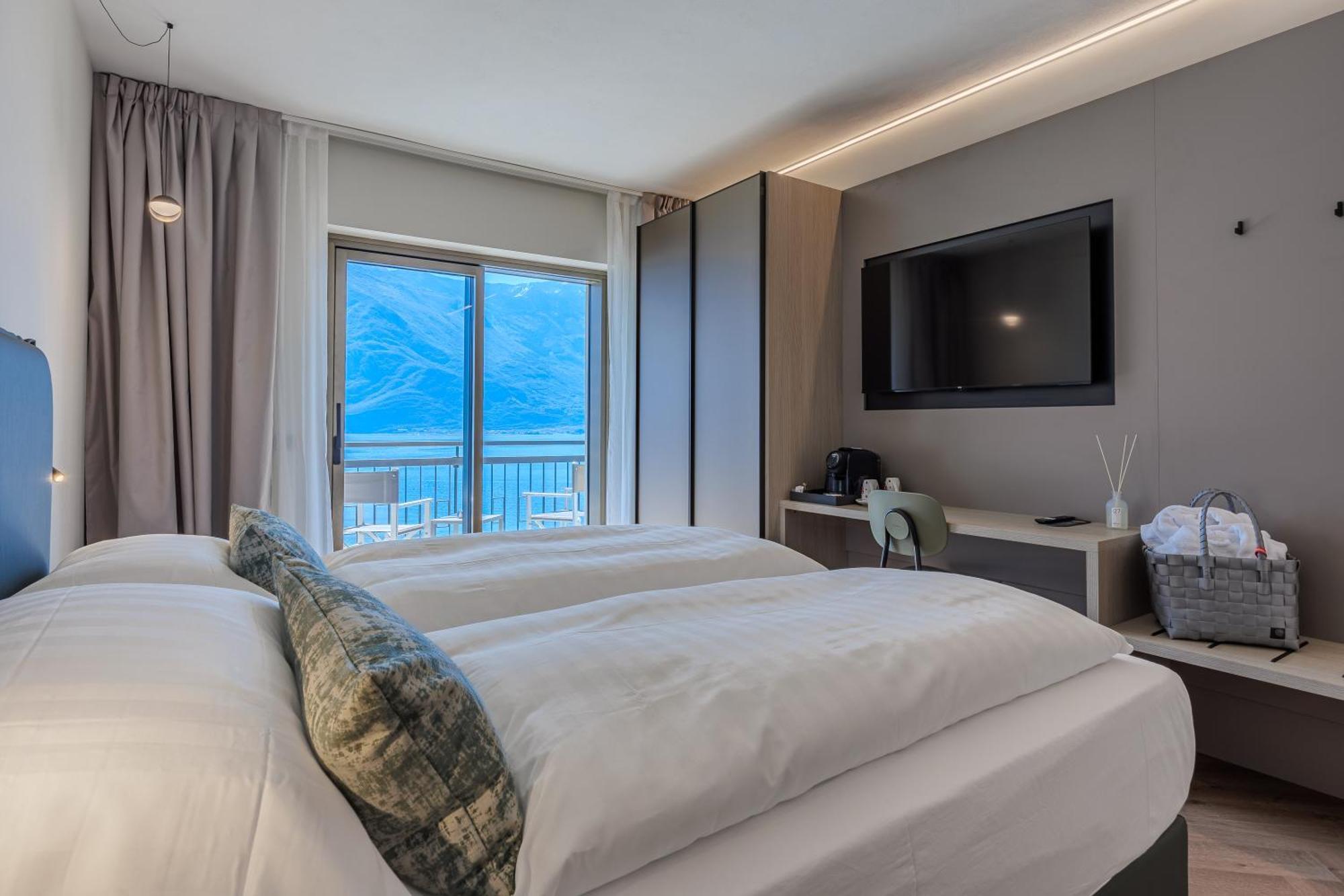 Panoramic Double or Twin Room Lake View