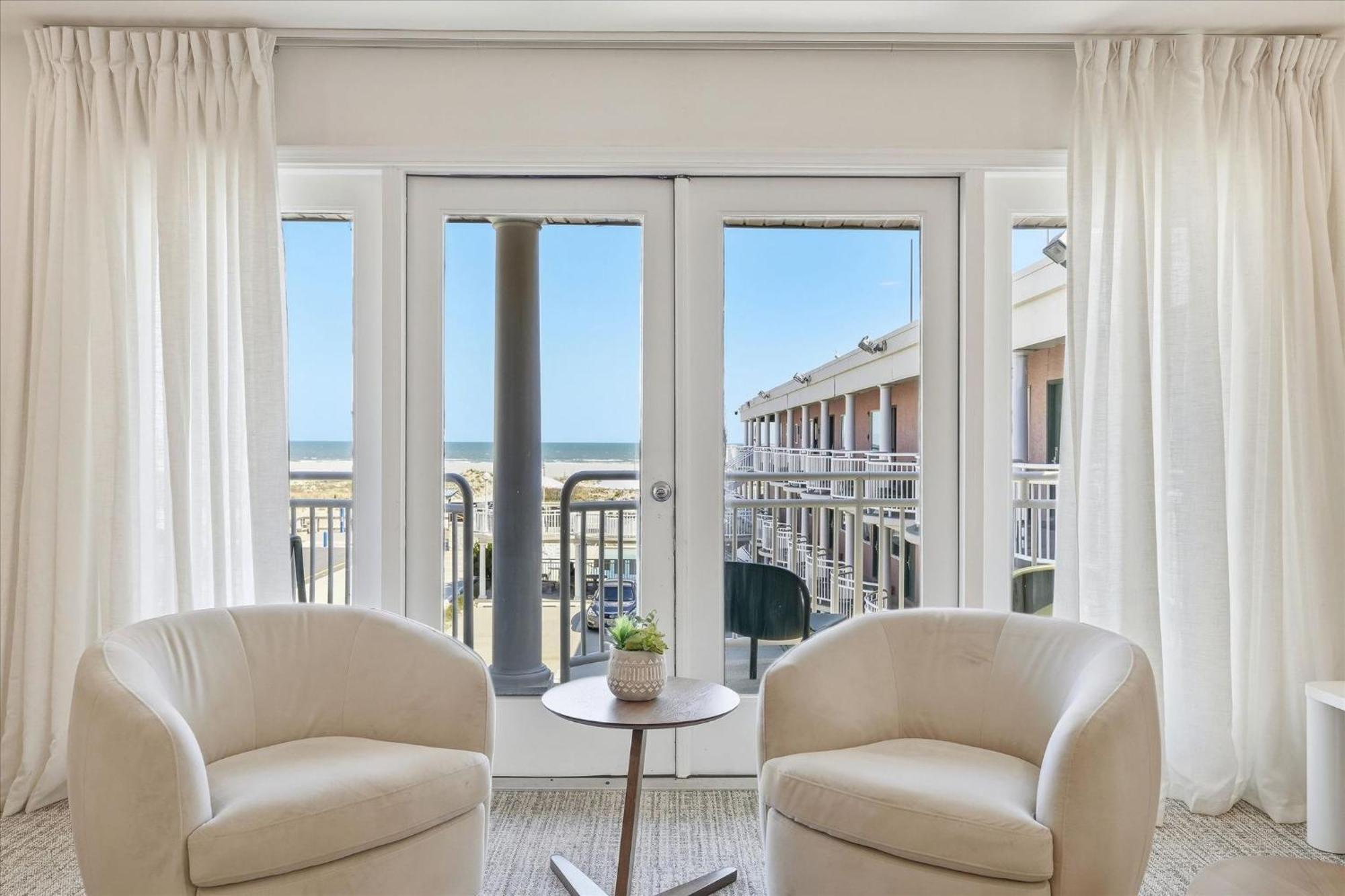 Three-Bedroom Apartment Penthouse