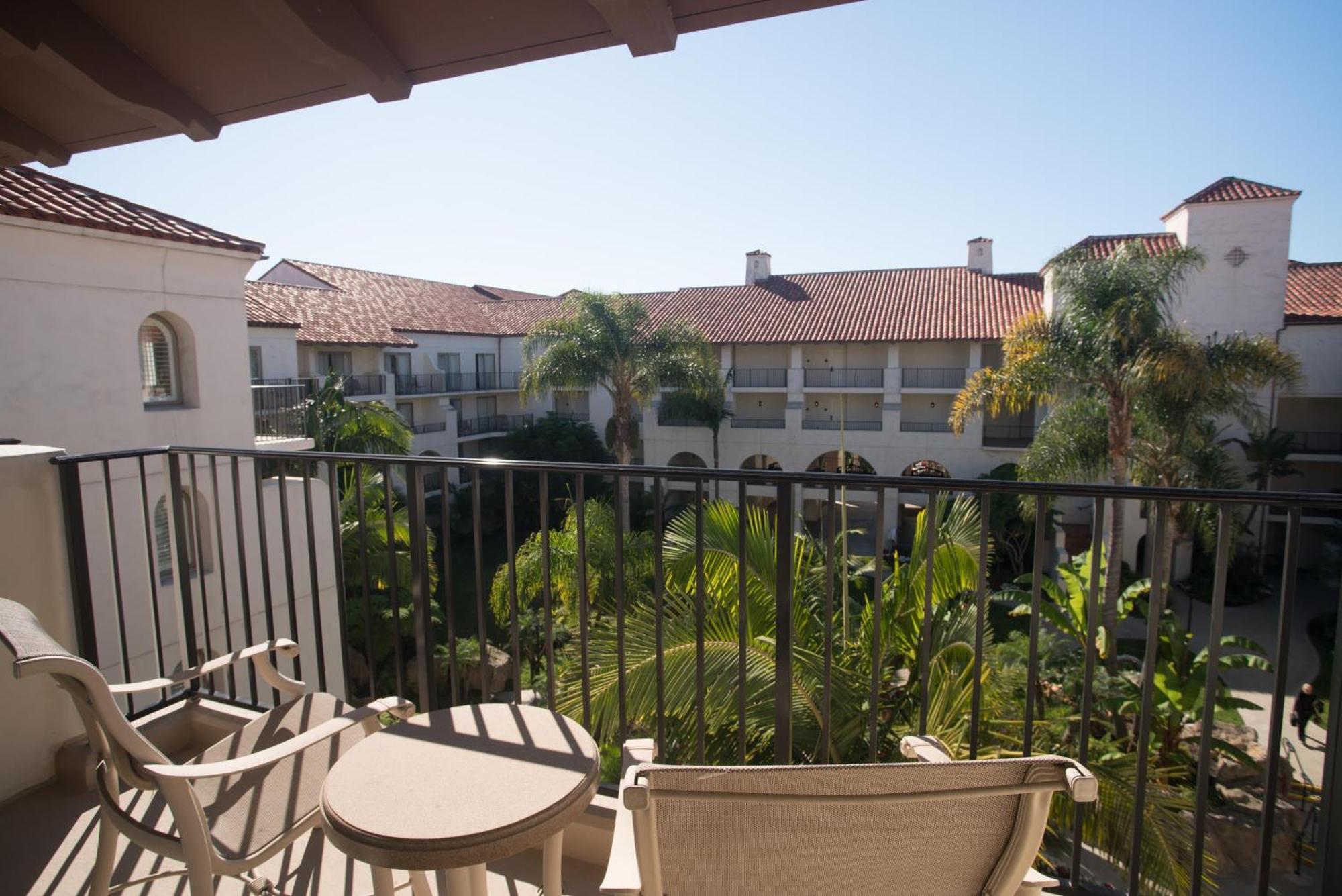 1 King Bed Oversize Resort View