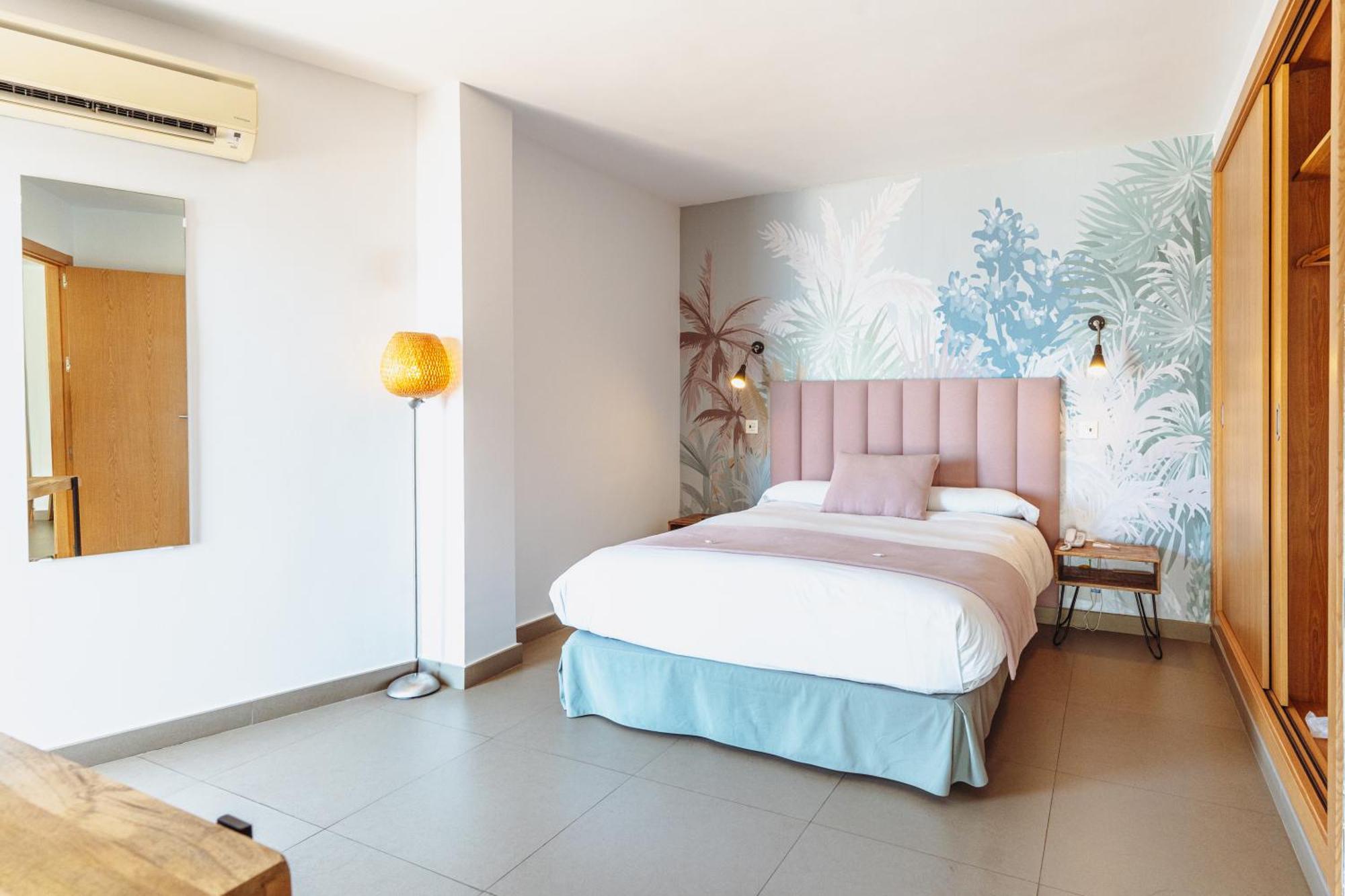 Deluxe Double or Twin Room Sea View