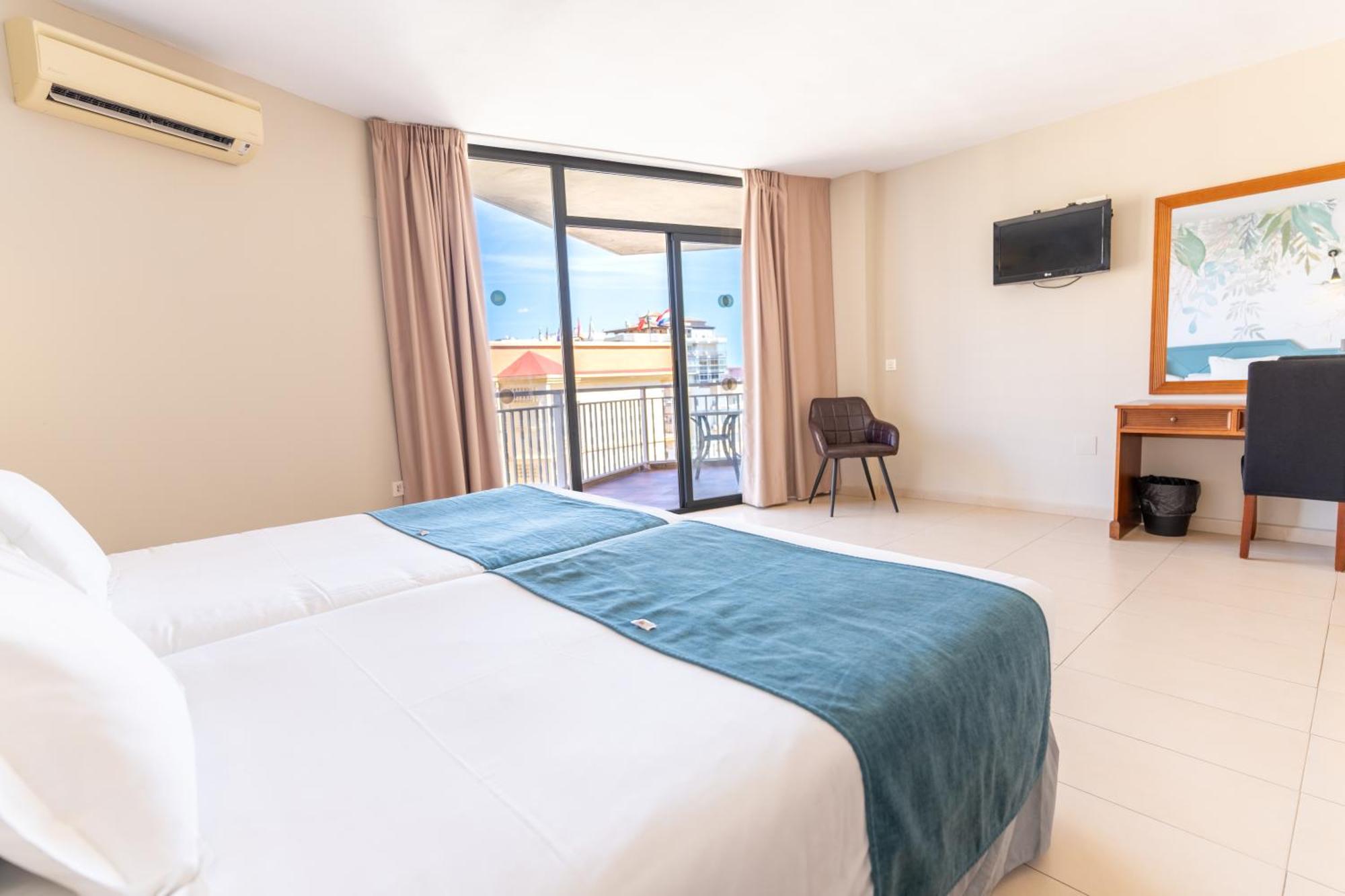 Double or Twin Room Side Sea View