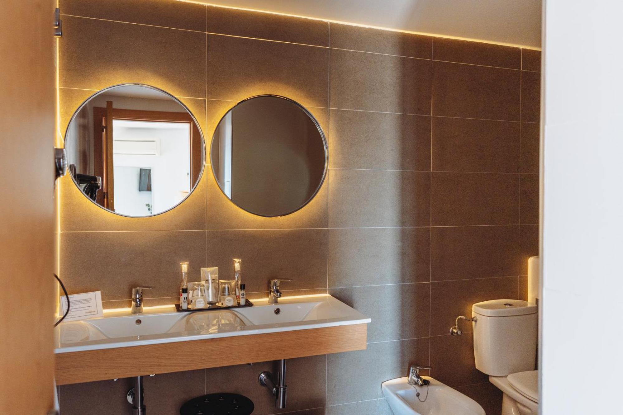 Deluxe Double or Twin Room Sea View