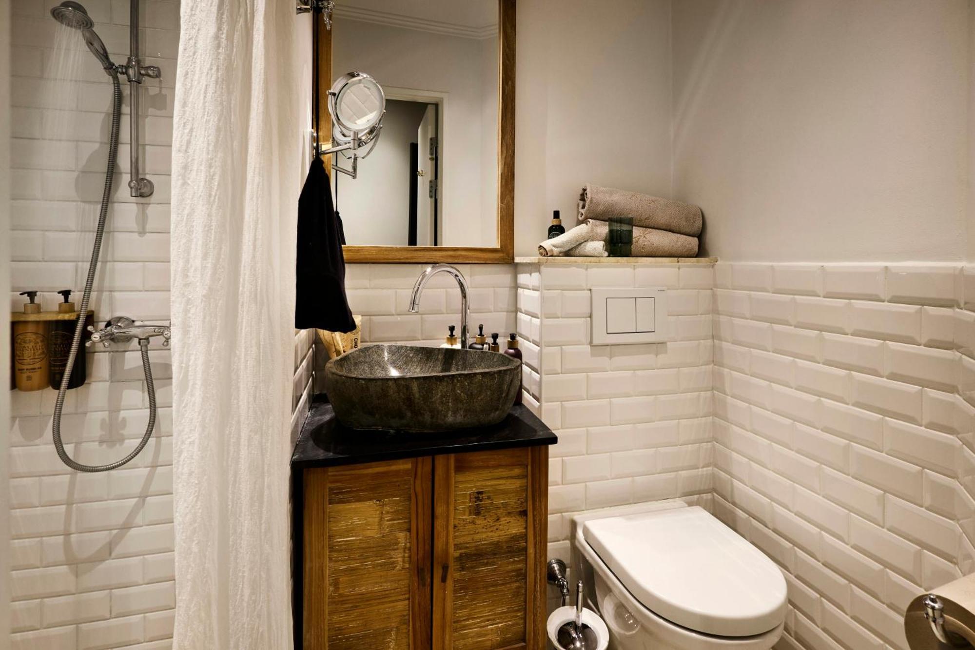 Small Double Room,1769842635:JPEG