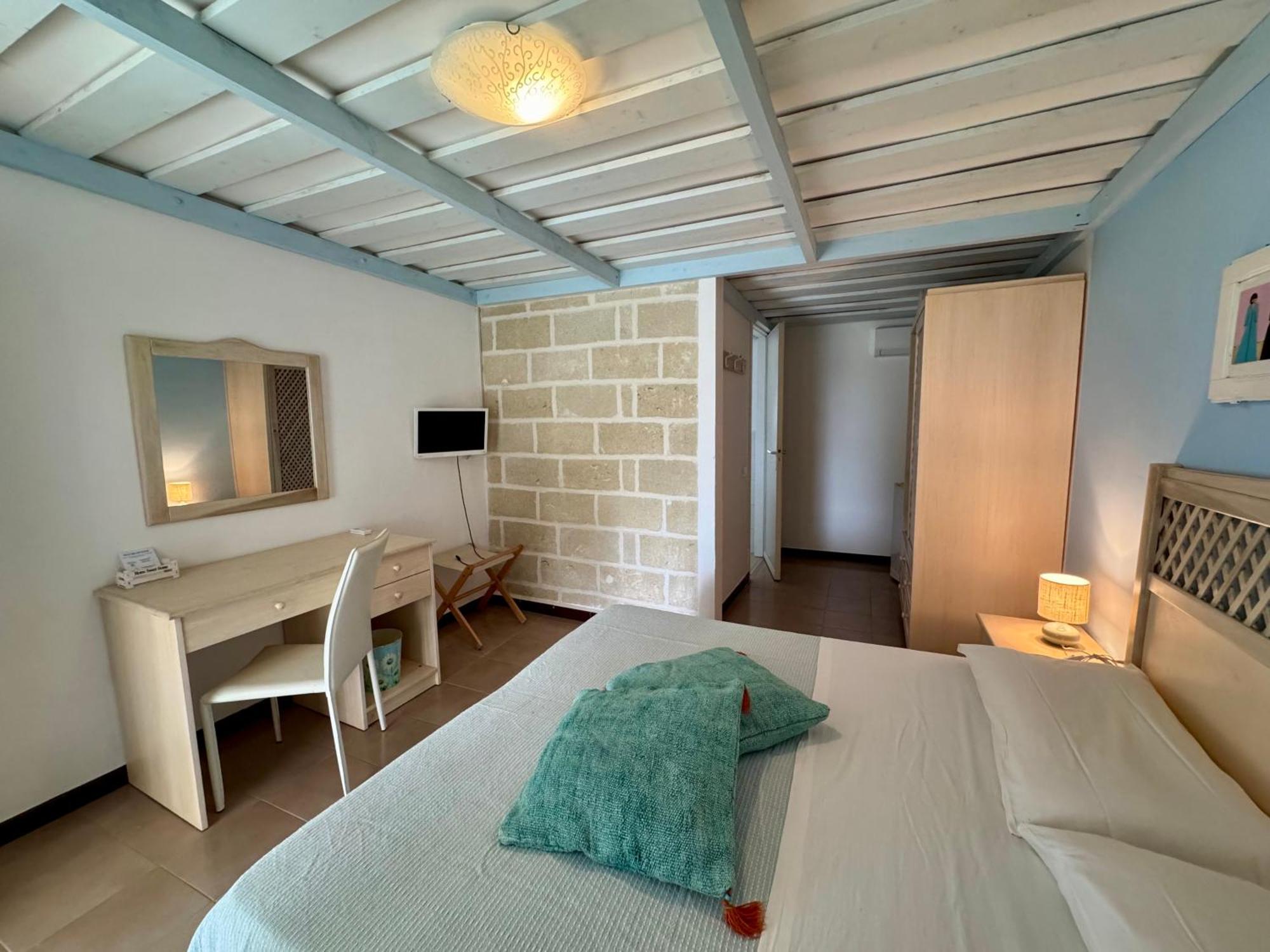 Double or Twin Room Garden View
