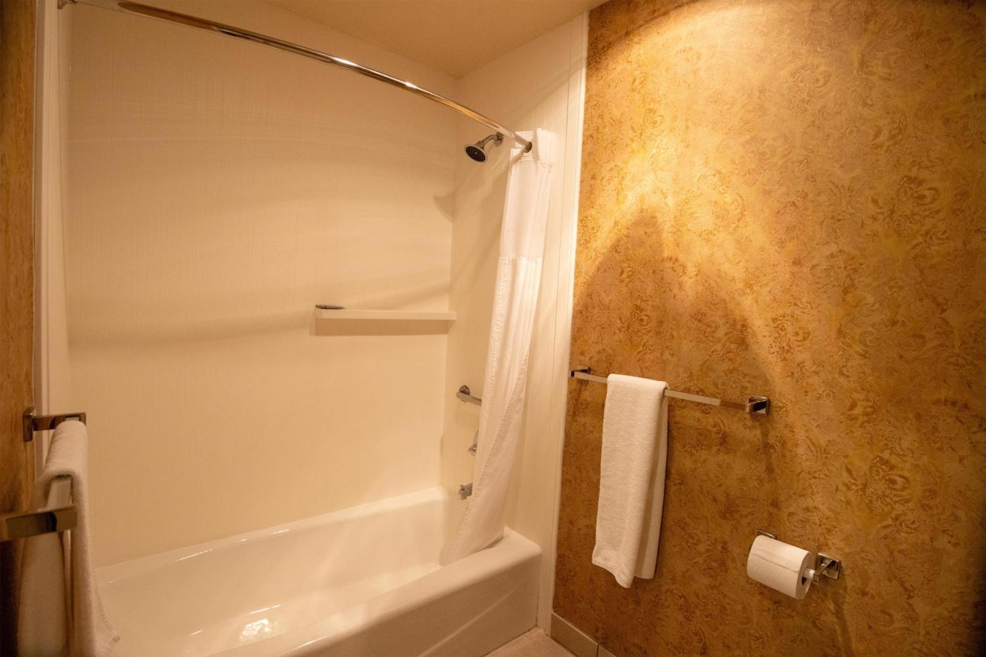 Deluxe Queen Room Two Queen Beds Pet Friendly