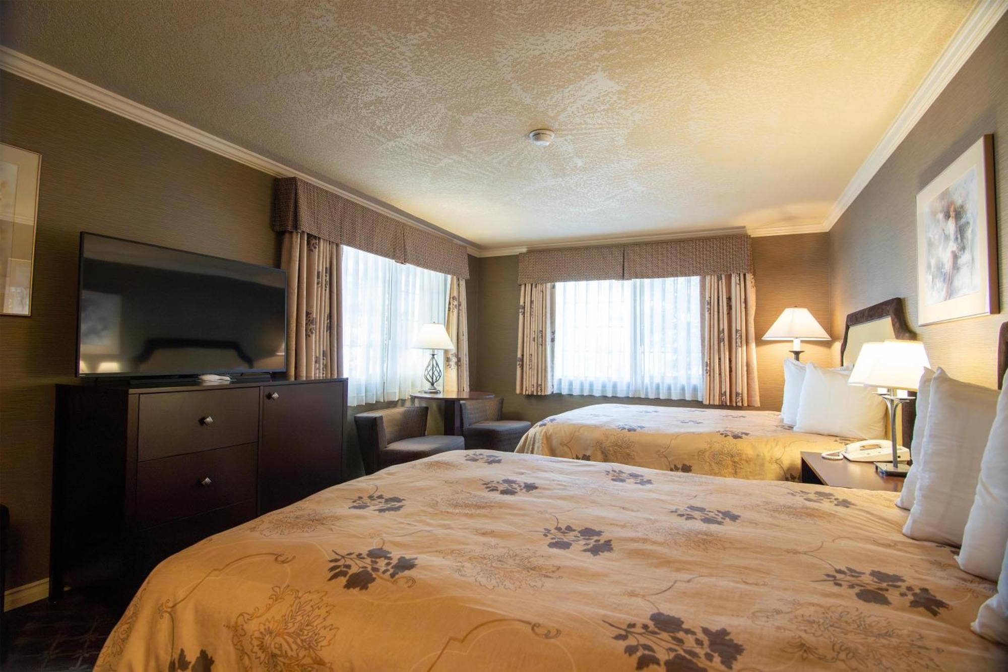 Deluxe Queen Room Two Queen Beds Pet Friendly