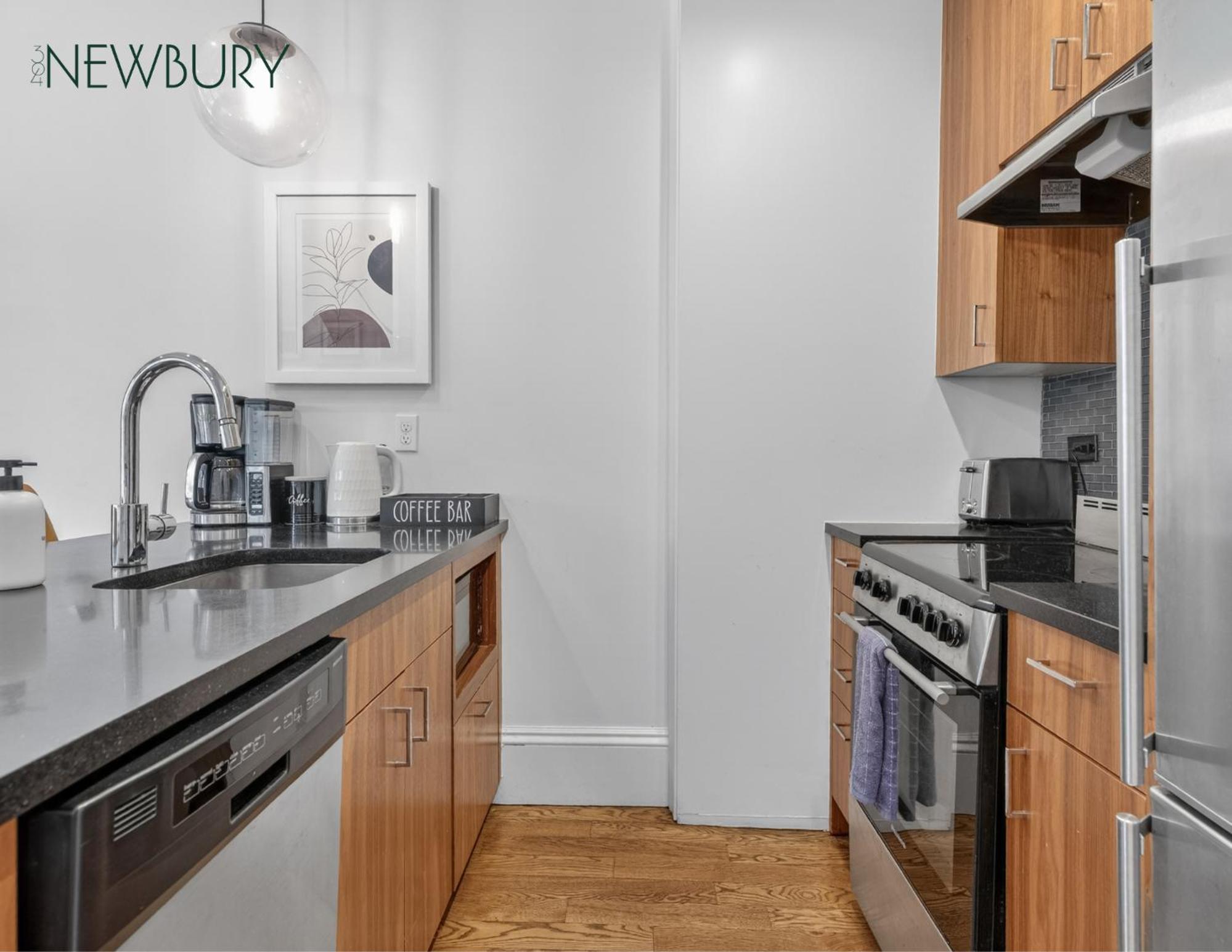 Superior One-Bedroom Apartment 4