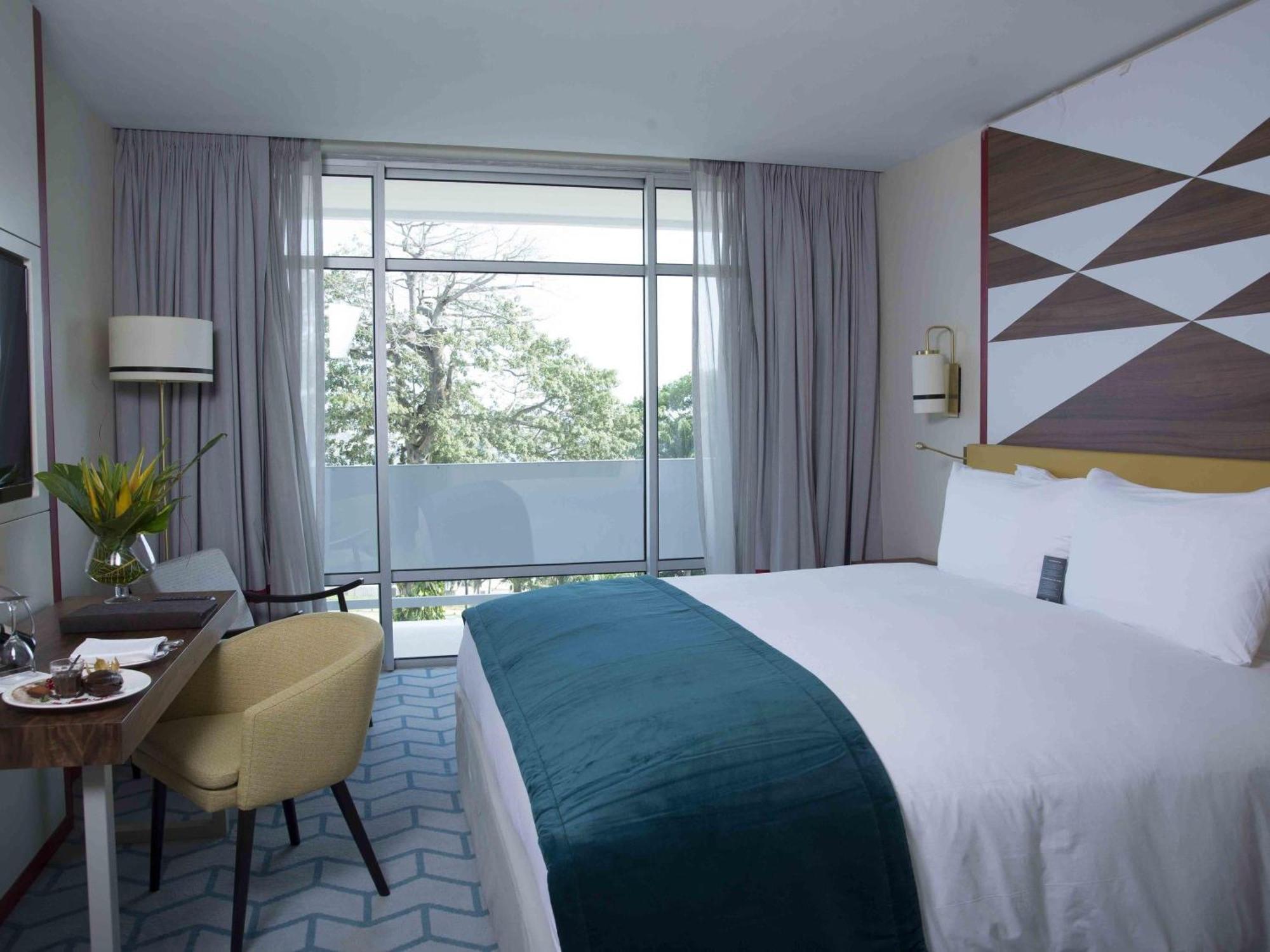 Luxury King Room Balcony Lagoon View,1770530962:JPEG