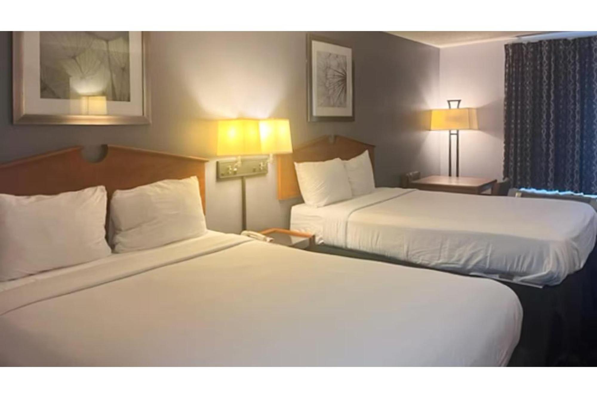 Queen Room Two Queen Beds Non-Smoking
