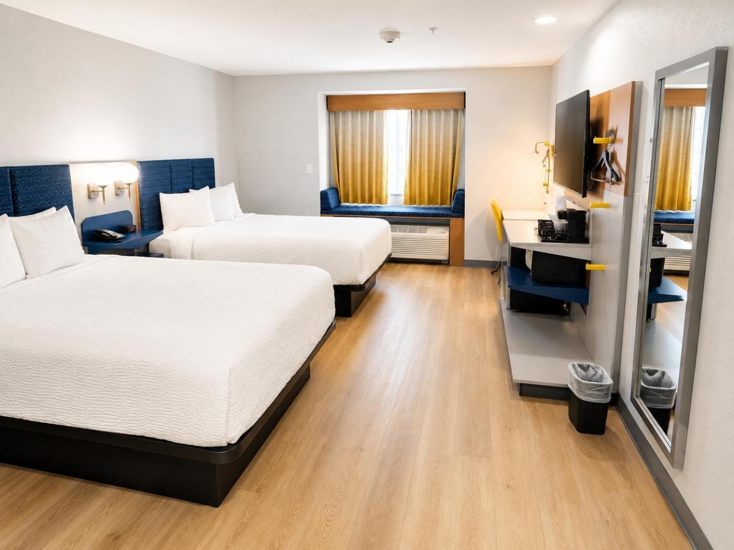 2 Queen Beds, Mobility Accessible Deluxe Suite, Bathtub w/Grab Bars, Non-Smoking