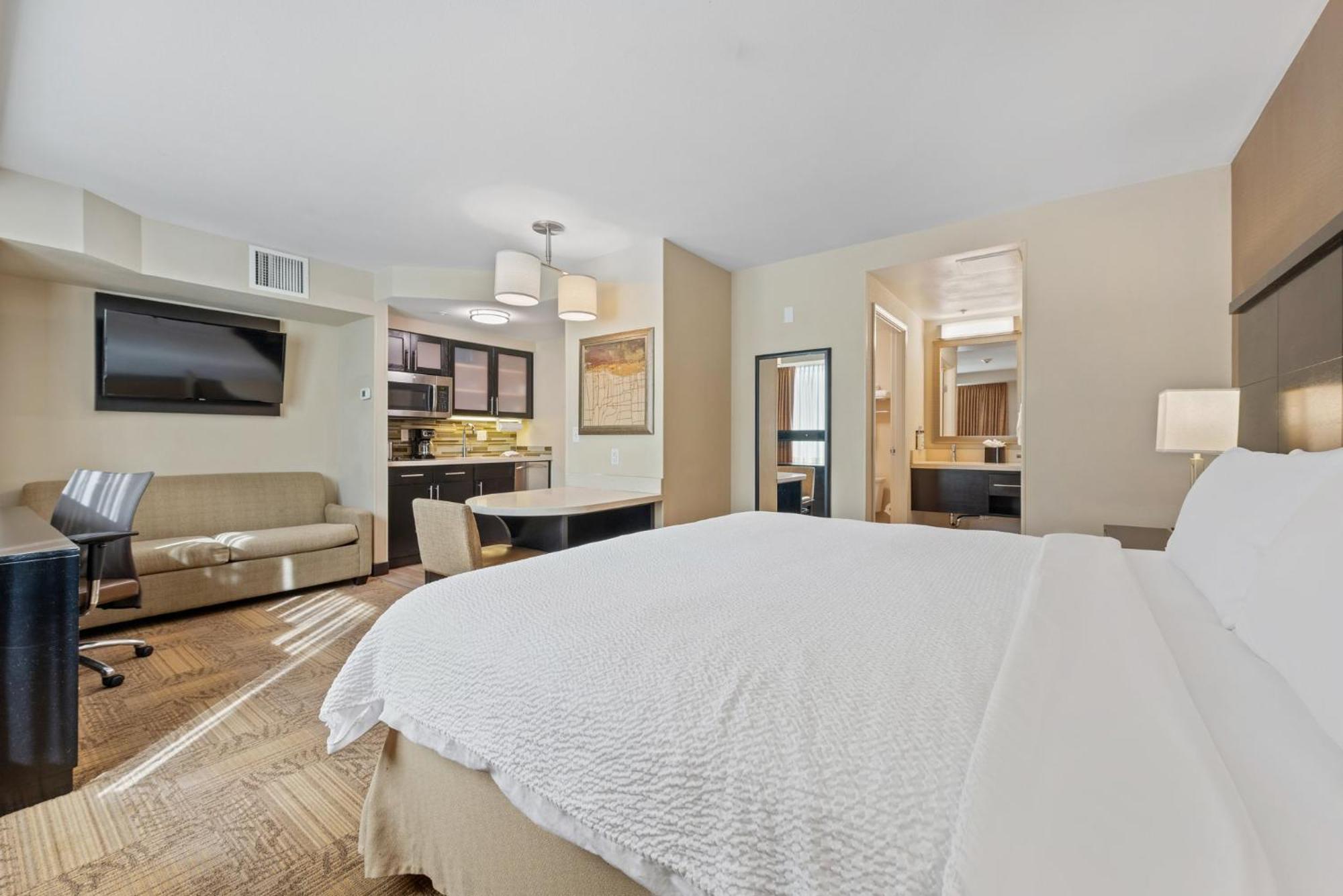King Studio Suite