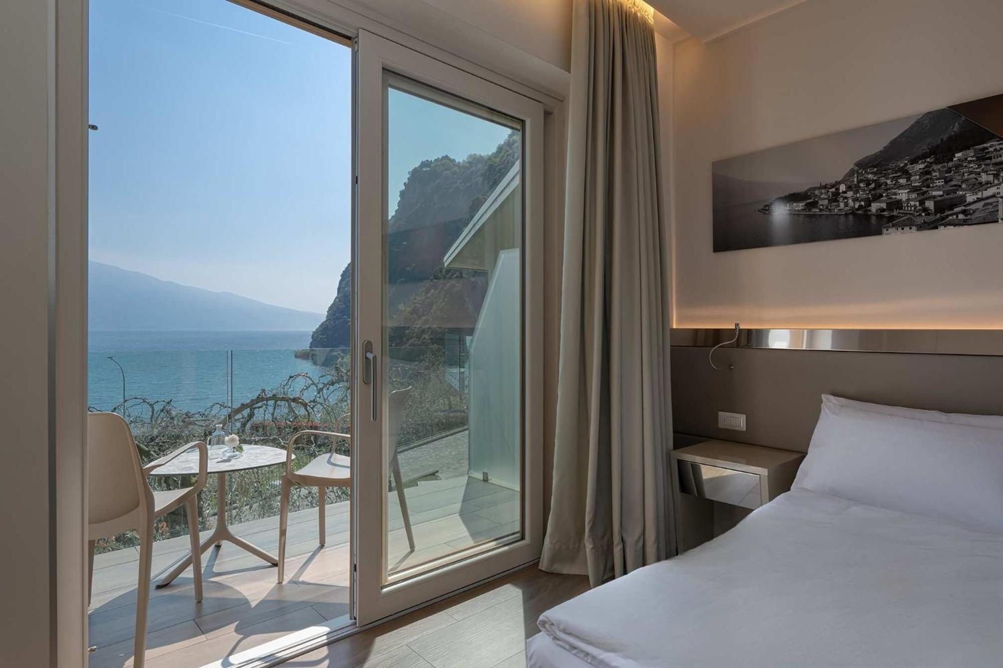Superior Double or Twin Room Lake View Balcony