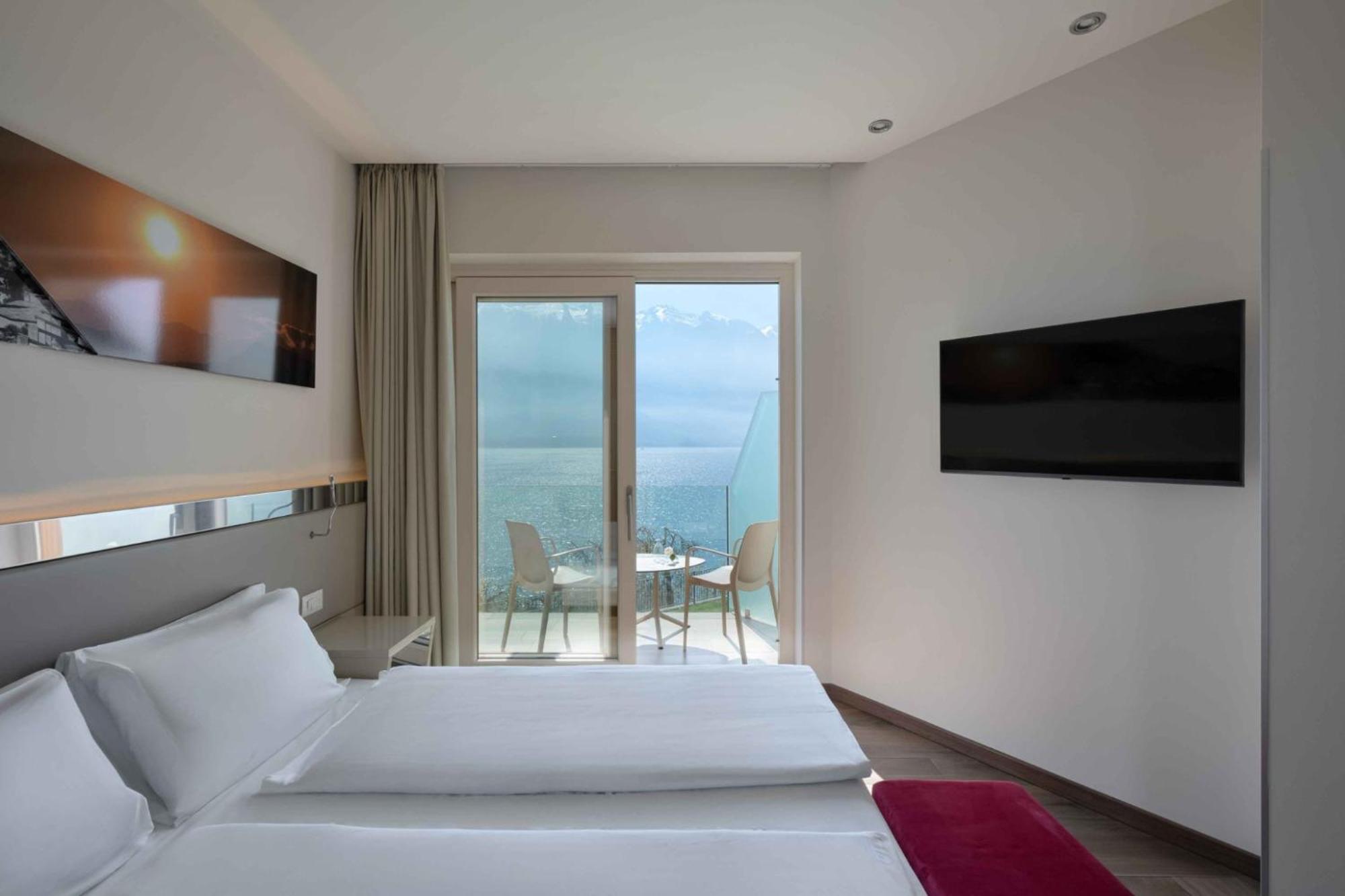 Superior Double or Twin Room Lake View Balcony